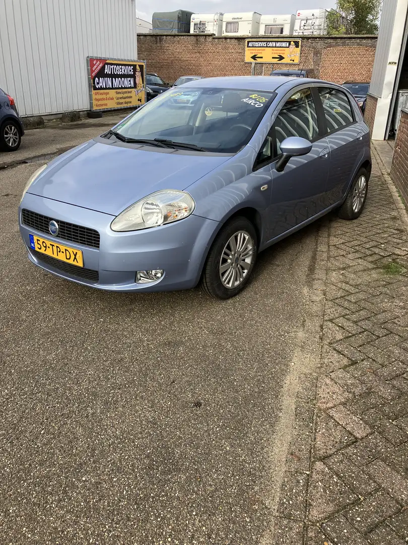 Fiat Punto 1.4 Edition Blue & Me Blauw - 1
