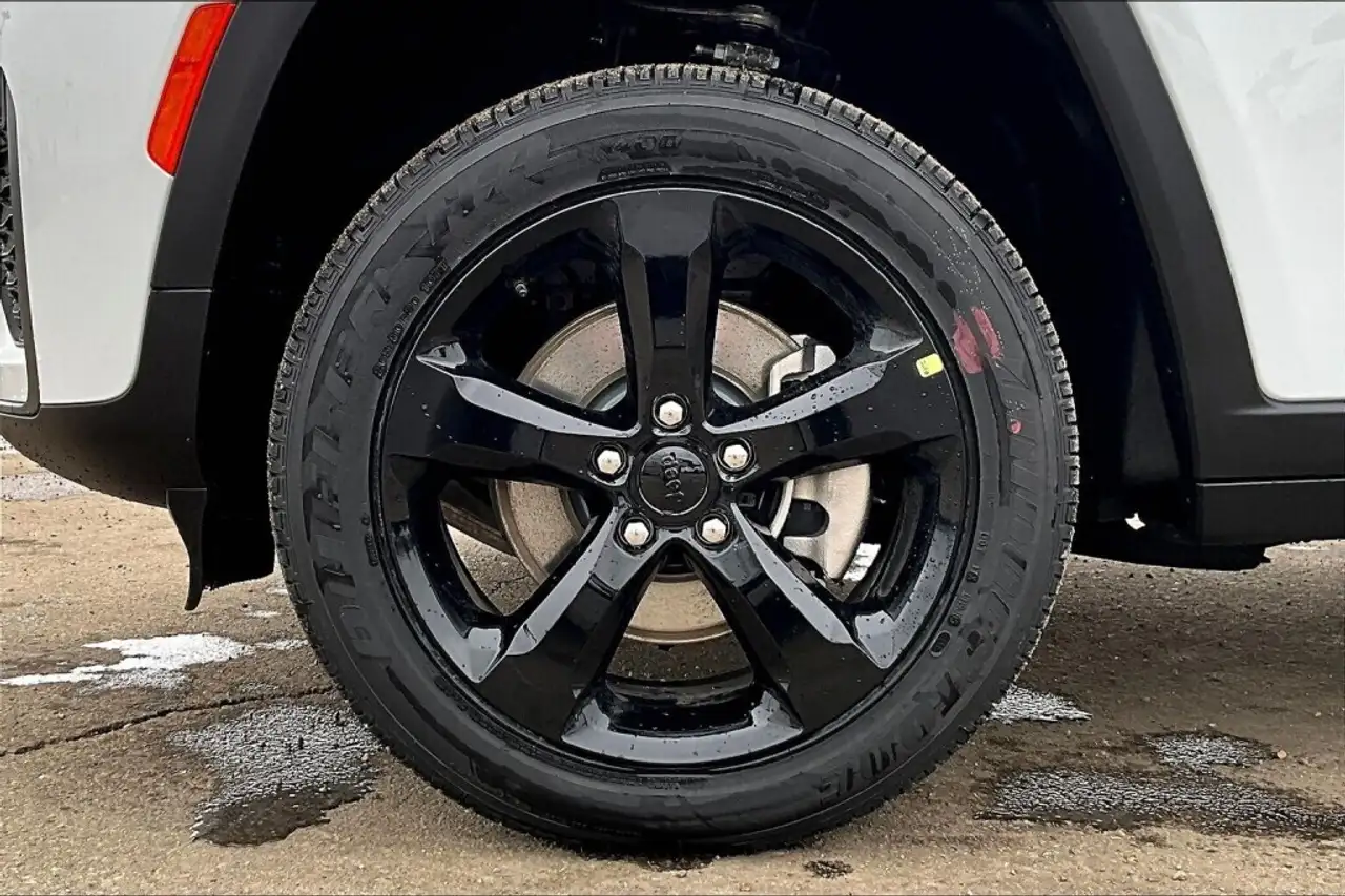 Jeep Grand Cherokee снимка Jeep Grand Cherokee