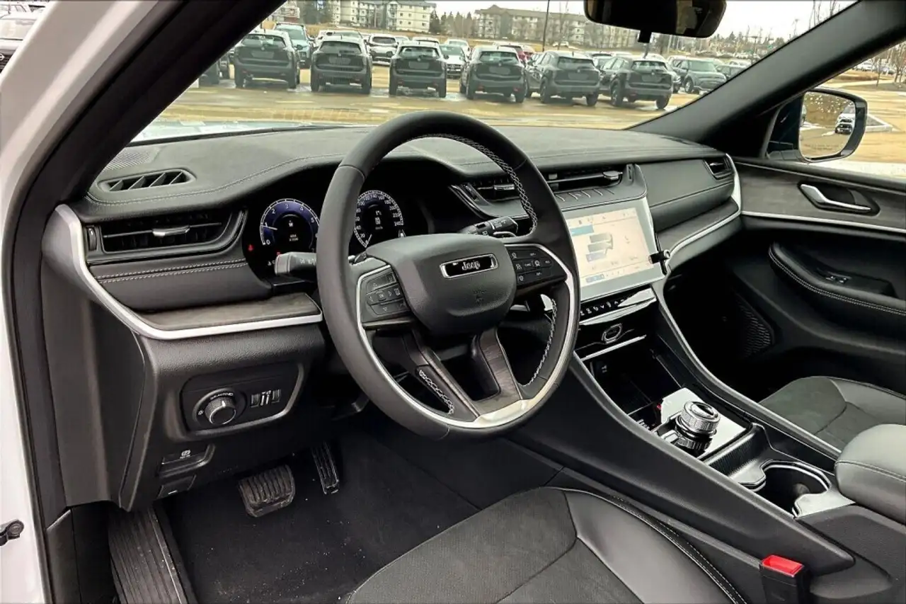 Jeep Grand Cherokee снимка Jeep Grand Cherokee