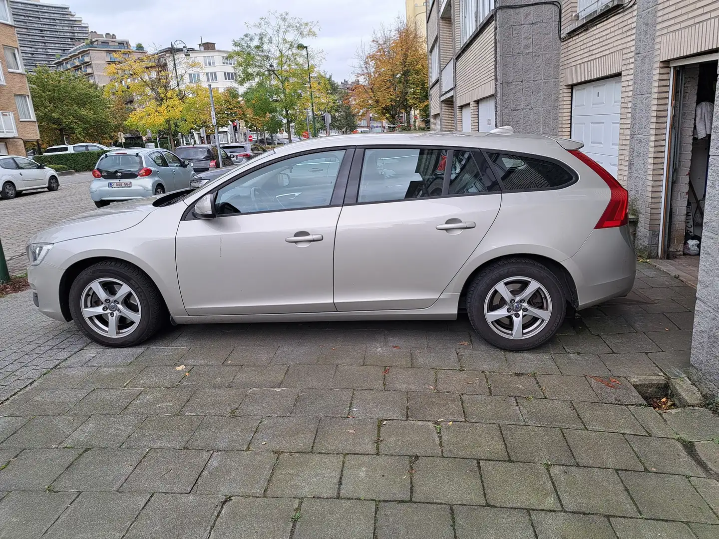 Volvo V60 D2 Momentum - 2