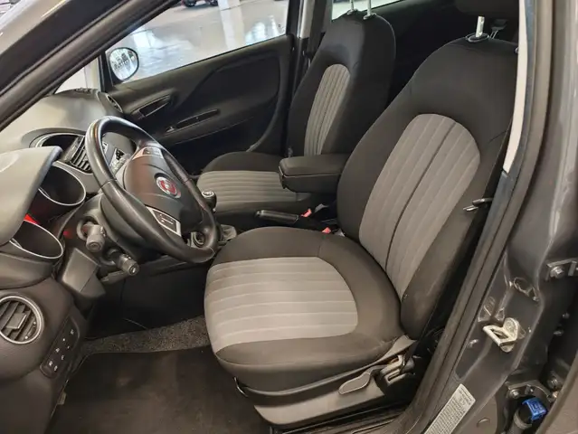 Fiat Punto Evo view 8