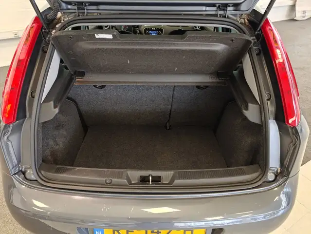Fiat Punto Evo view 11
