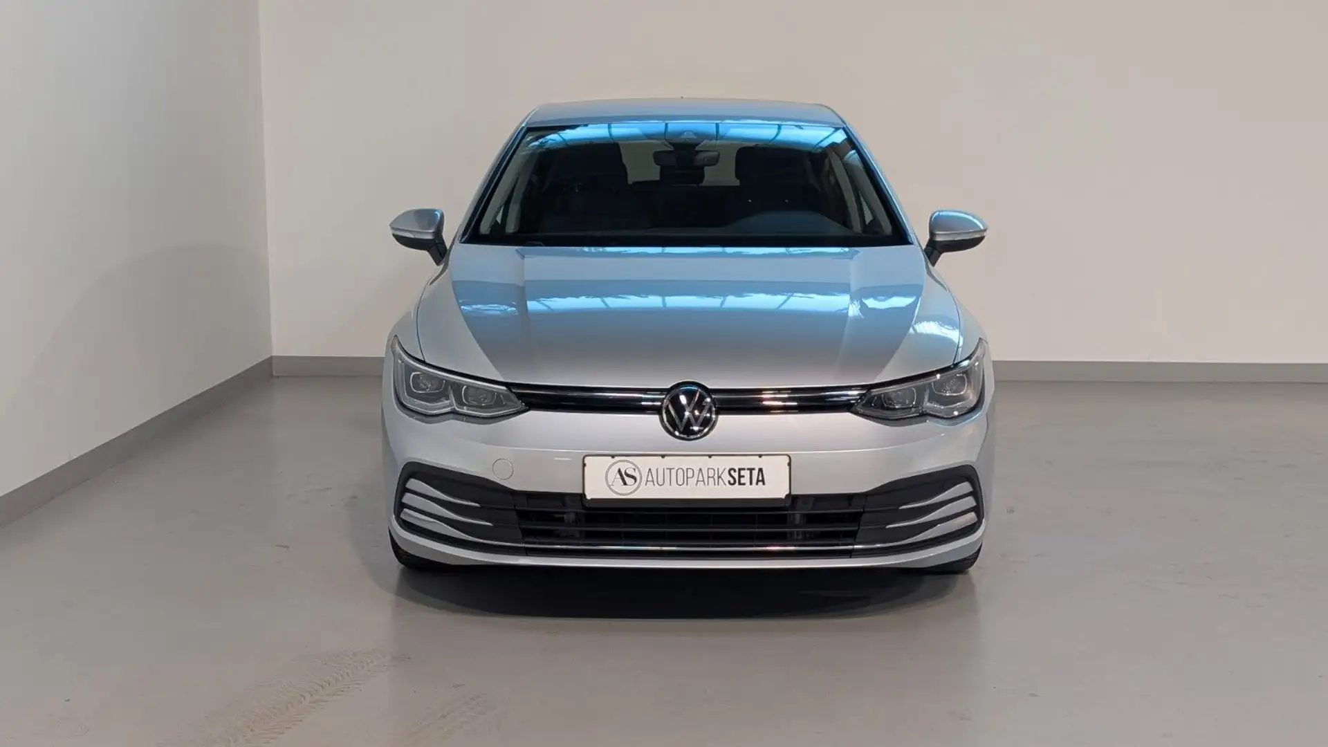 Volkswagen Golf VIII 2.0TDI DSG Lim. Active MTRX*LANE*SIDE Zilver - 2