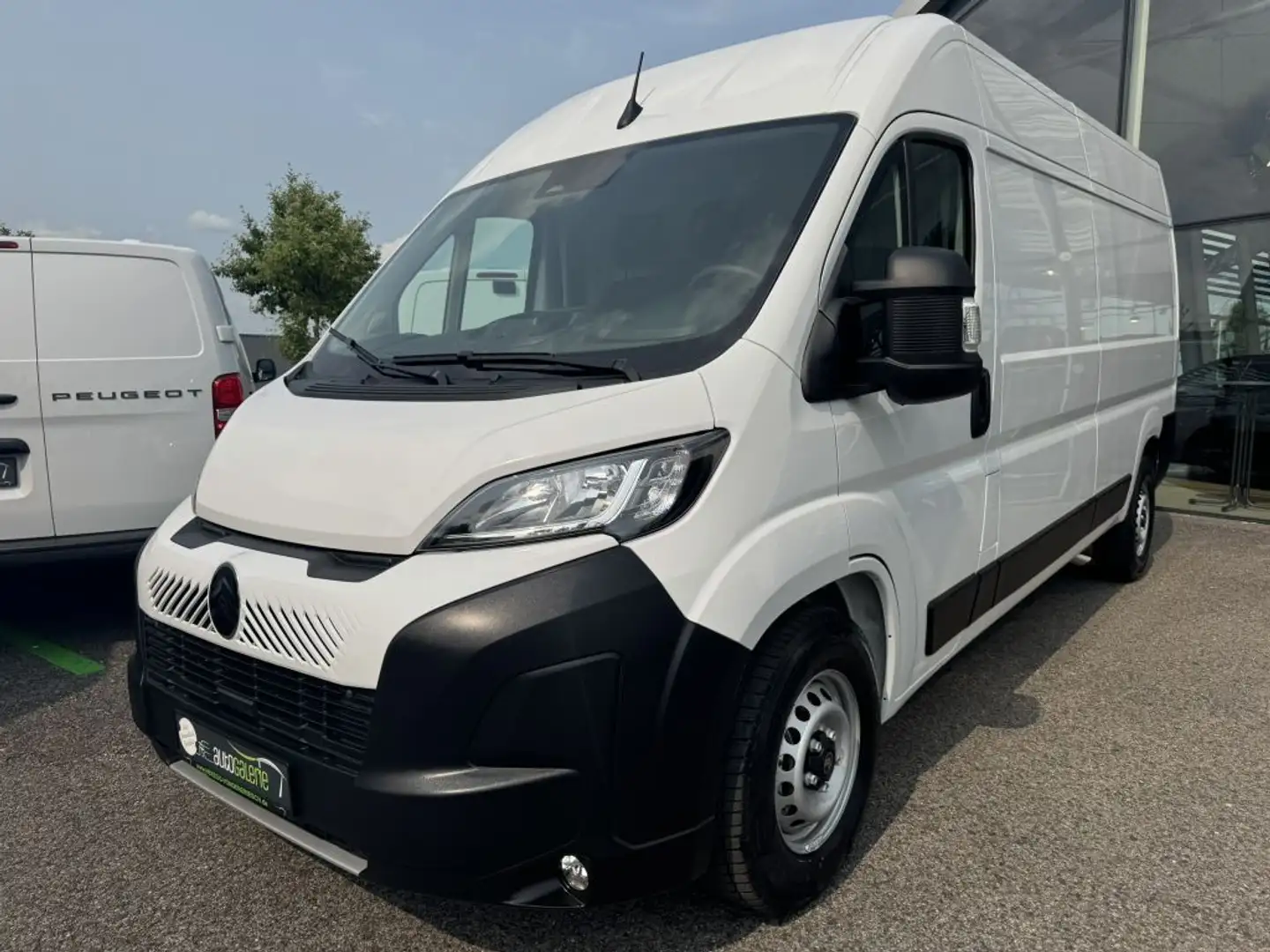 Citroen Jumper 2.2 BlueHDi 140 L3H2 Autm. Biały - 1