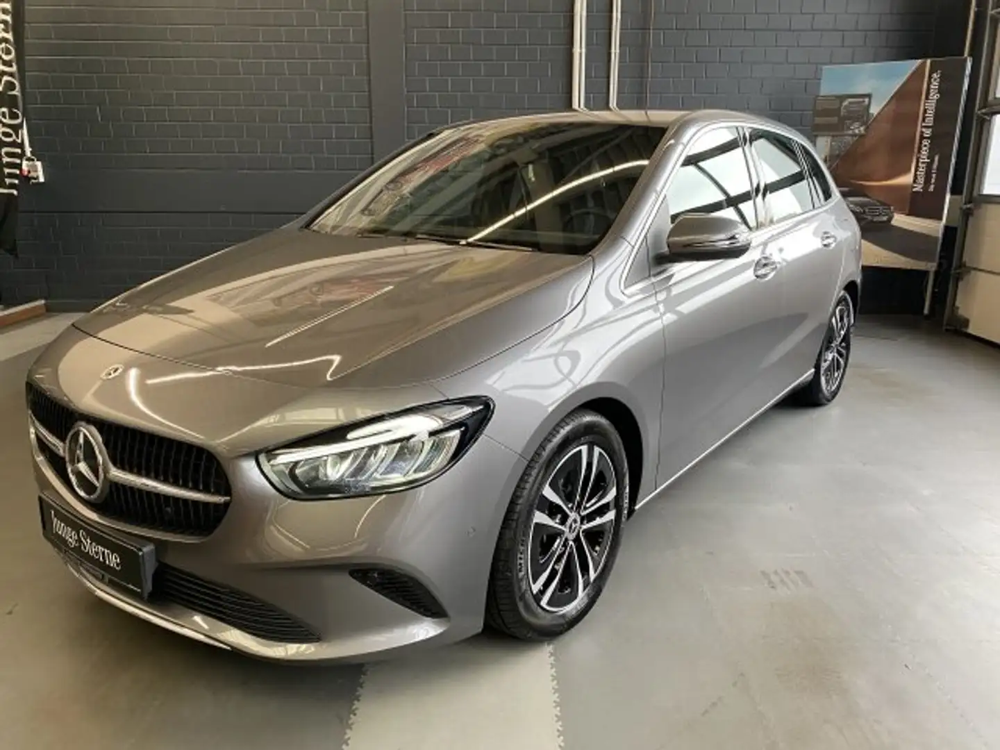 Mercedes-Benz B 180 B 180 Progressive Adv. LED MBUX Kamera Sitzh. Grau - 2