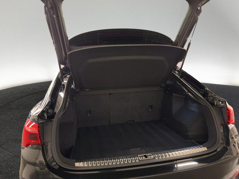 Audi Q3 S line 35 TFSI S tr. RFK NAVI LED — photo 9