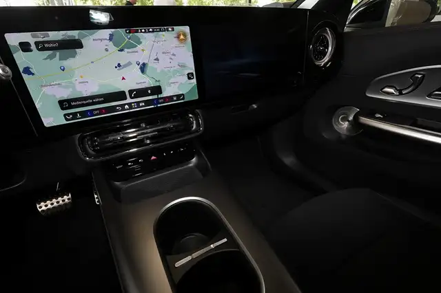 Mercedes-Benz CLA view 10