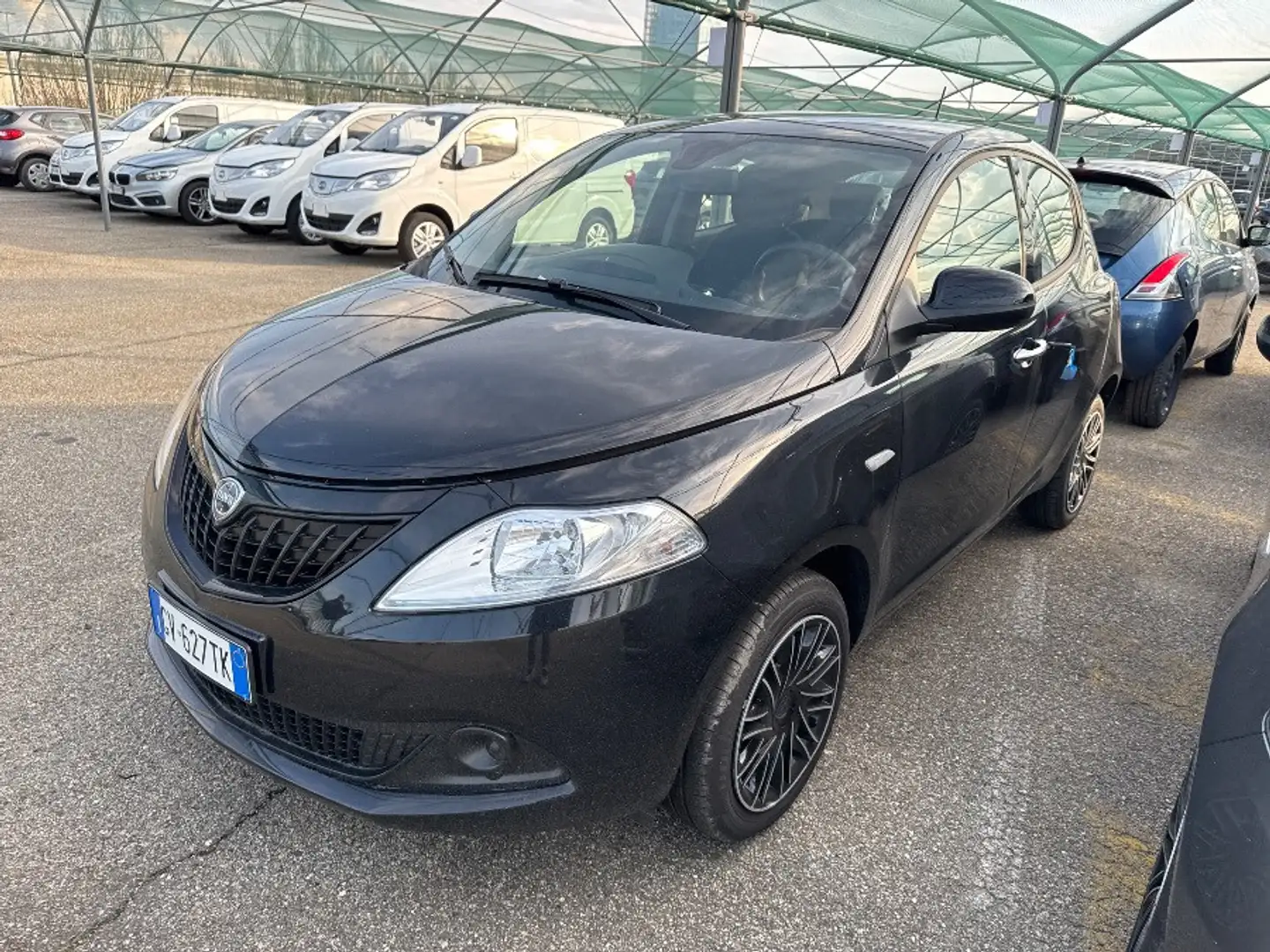 Lancia Ypsilon 1.0 FireFly Hybrid Oro Nero - 1