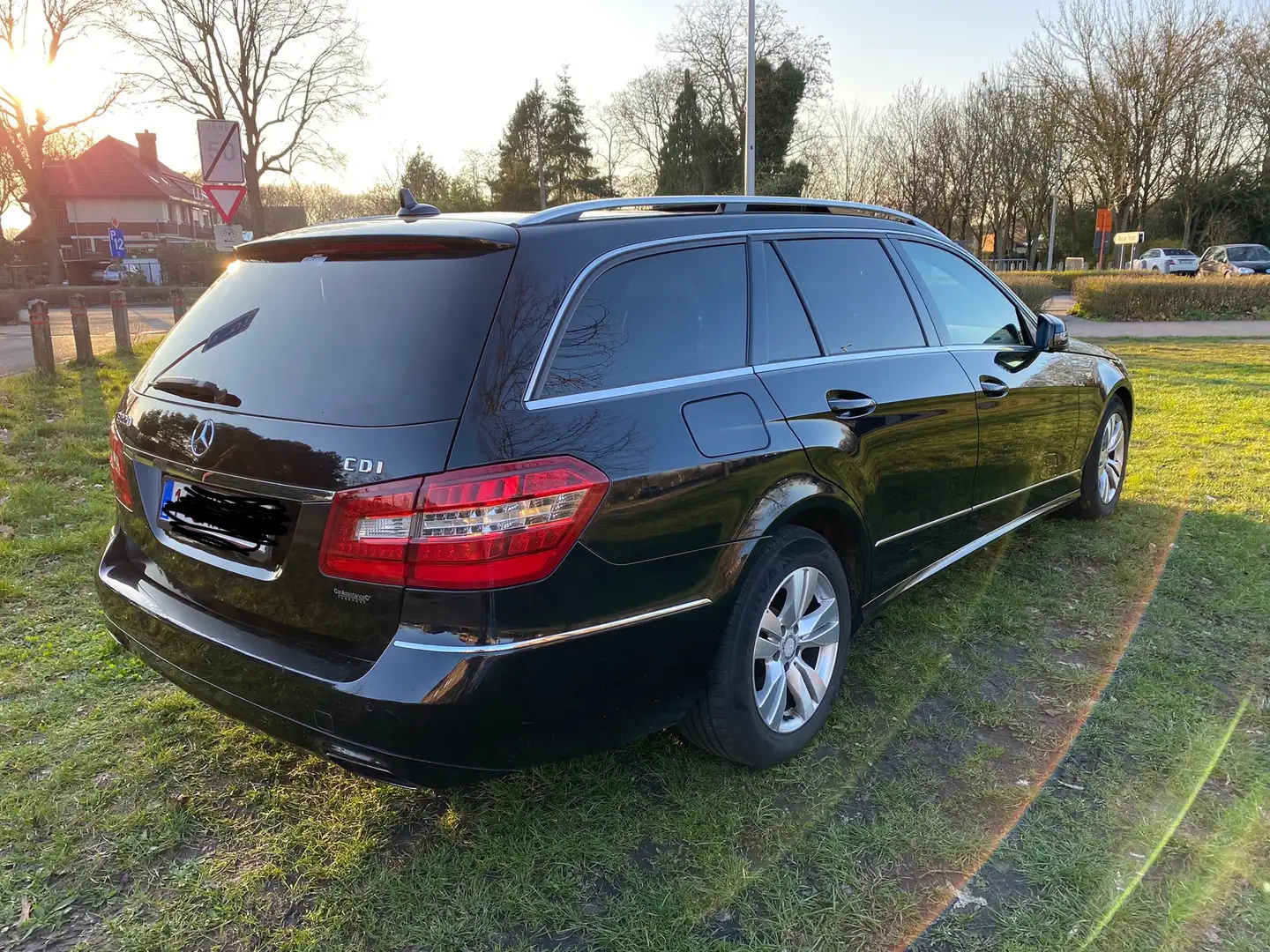 Mercedes-Benz E 220 Avant-garde 220 facelift( gekeurd voor verkoop ) Negru - 2