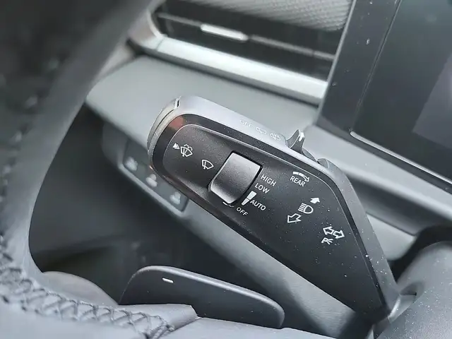 Volkswagen T-Roc view 12