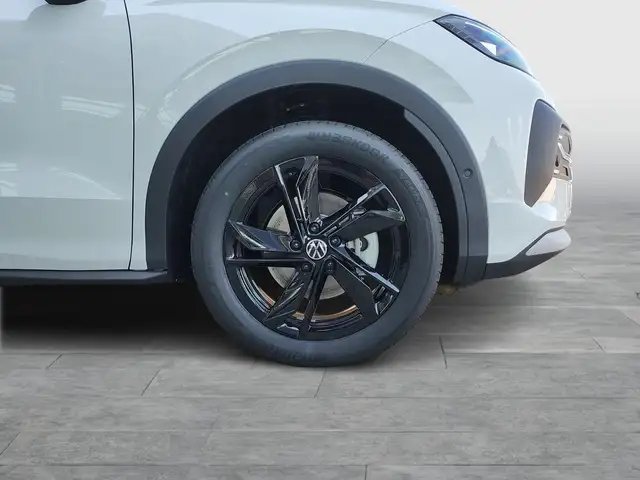Volkswagen T-Roc view 7