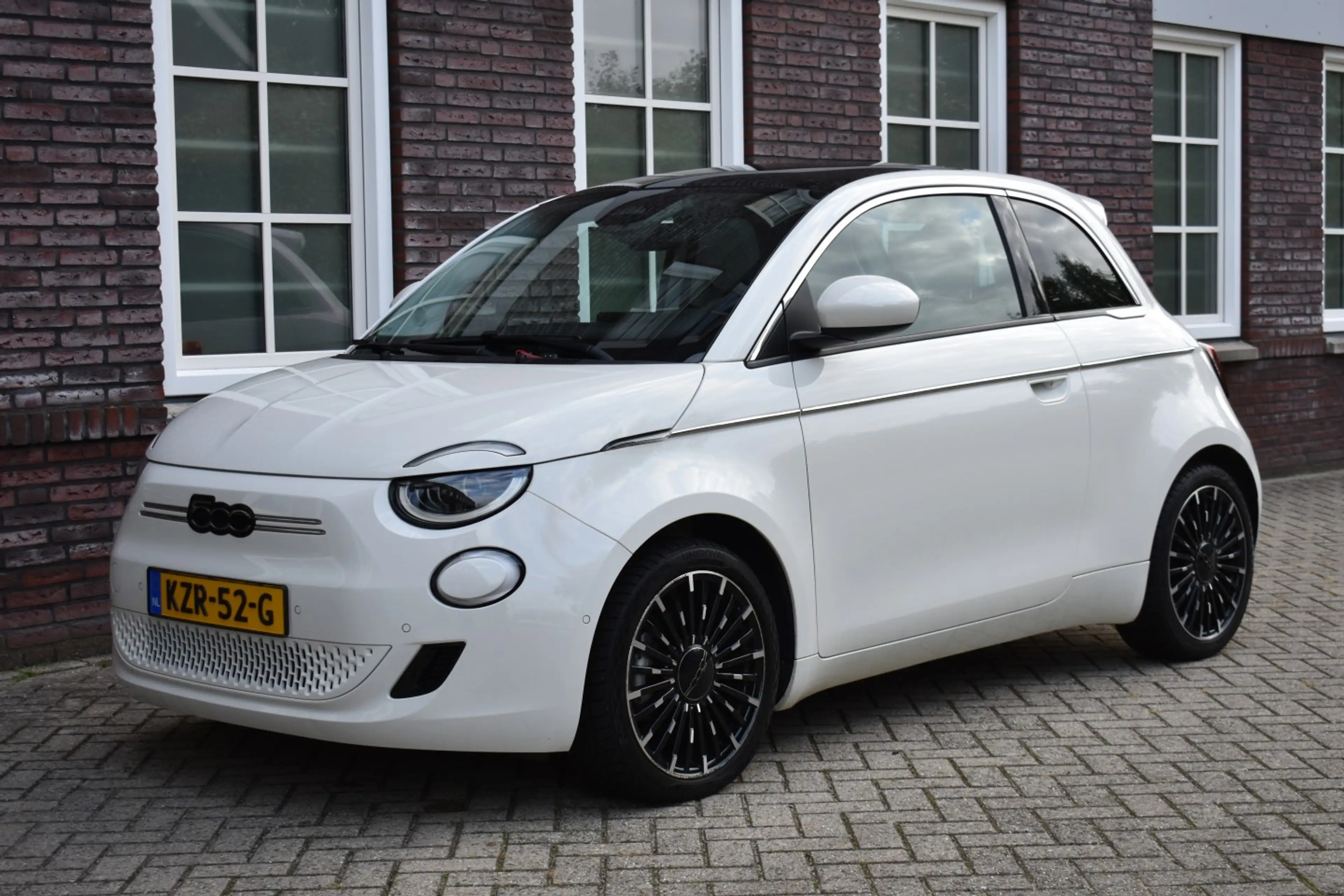 Fiat 500e 42KWh La Prima 3+1 /95% SOH/ Panoramadak/Leer/Acti — photo 11