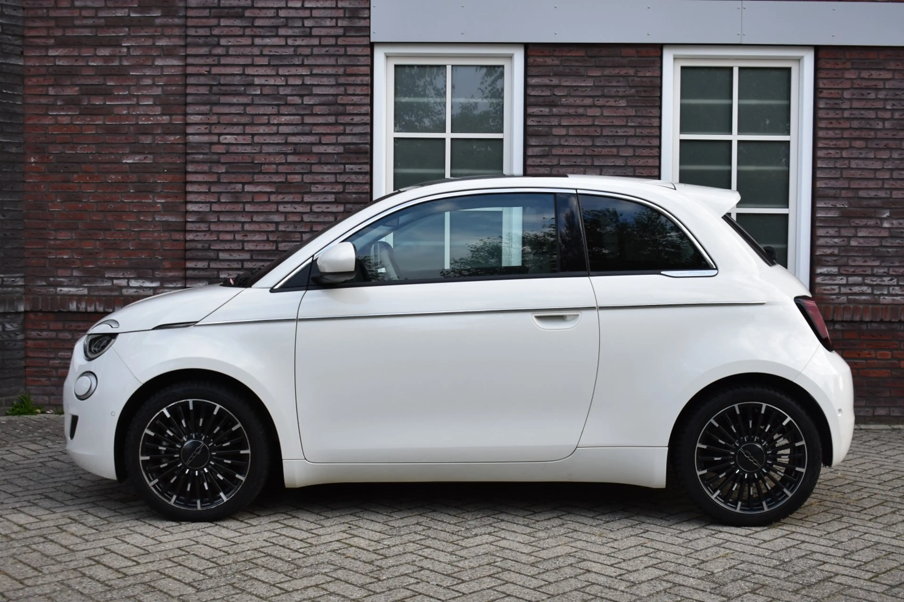 Fiat 500e 42KWh La Prima 3+1 /95% SOH/ Panoramadak/Leer/Acti — photo 10