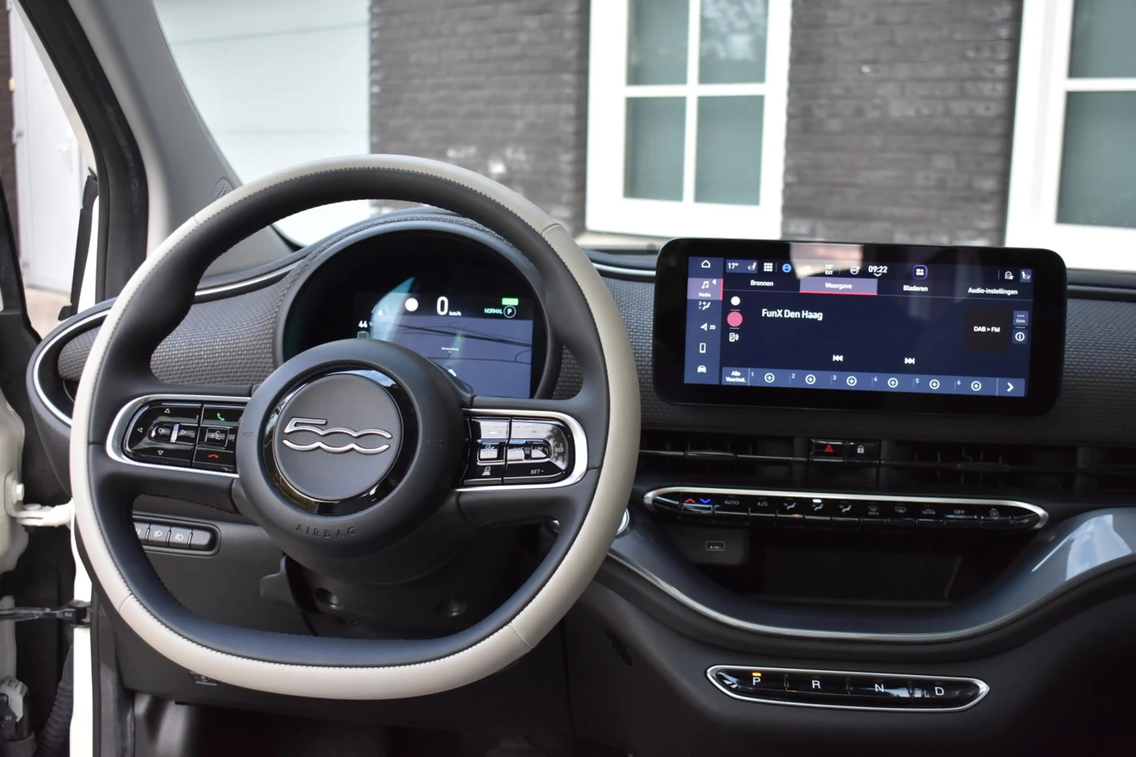 Fiat 500e 42KWh La Prima 3+1 /95% SOH/ Panoramadak/Leer/Acti — photo 2