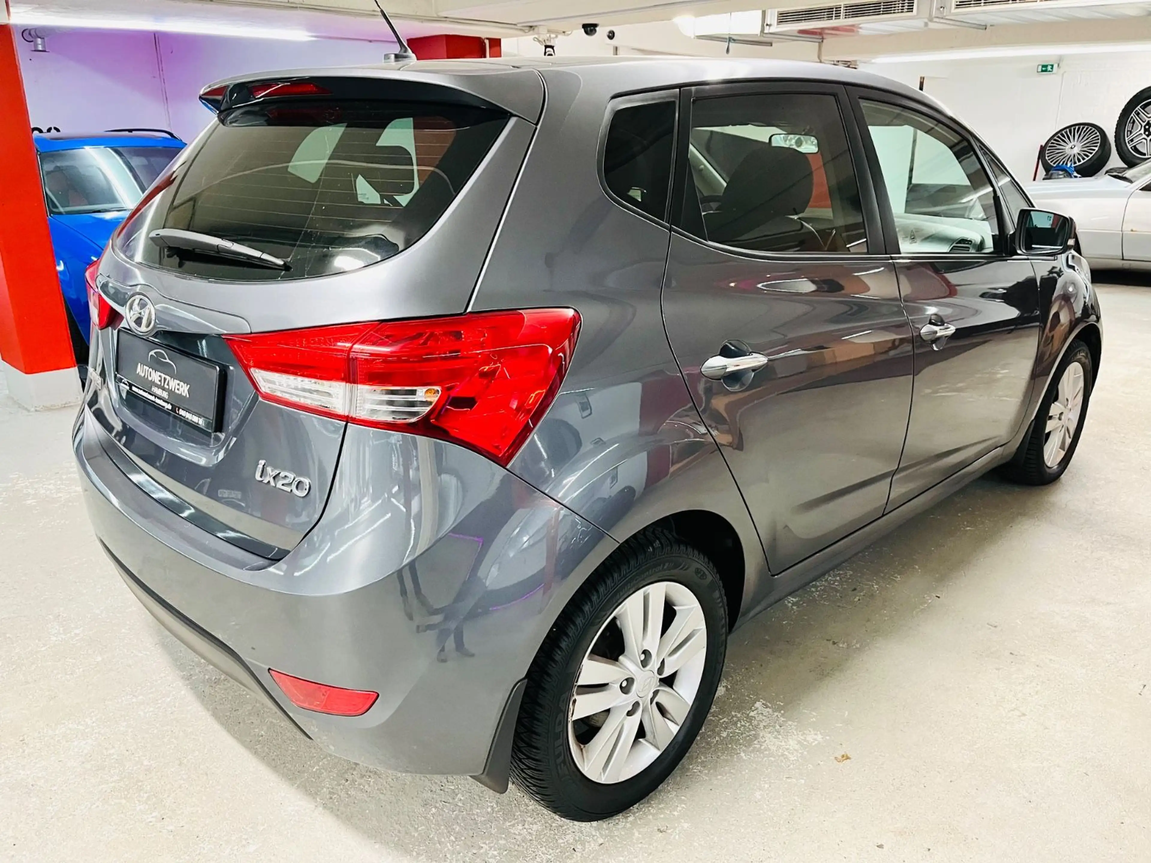 Hyundai iX20 1.6 Style blue Automatik | Panorama | Navi — photo 2