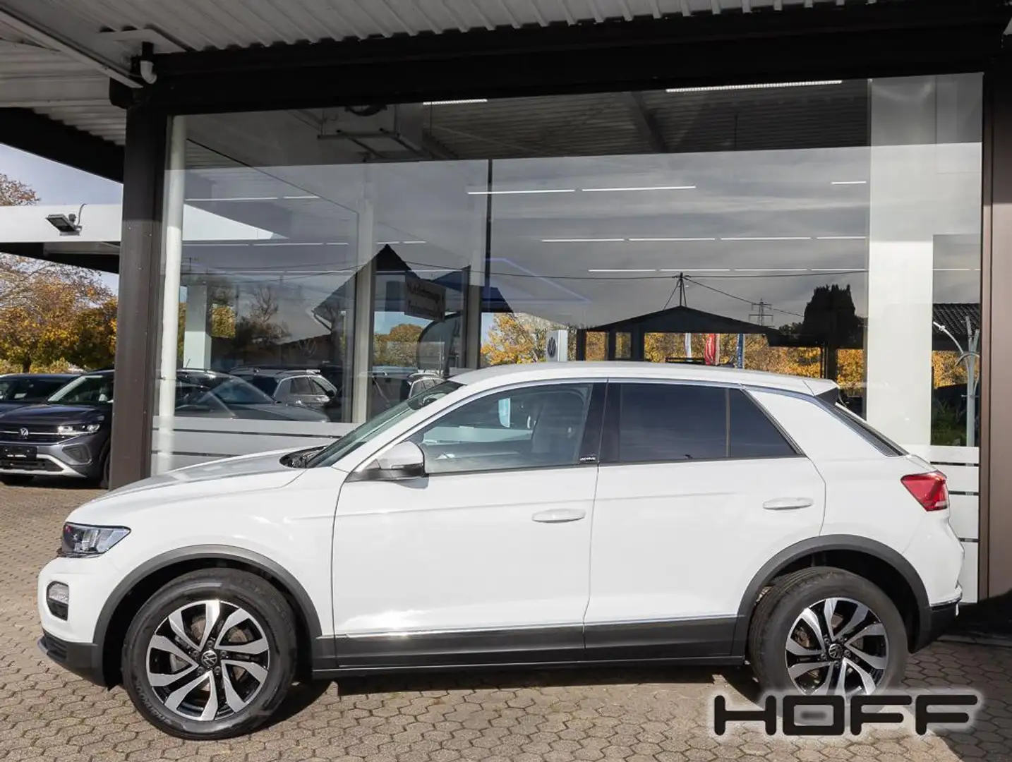 Volkswagen T-Roc 1.0 TSI Active SHZ PDC APP DAB+ Bluetooth Klima Wit - 2