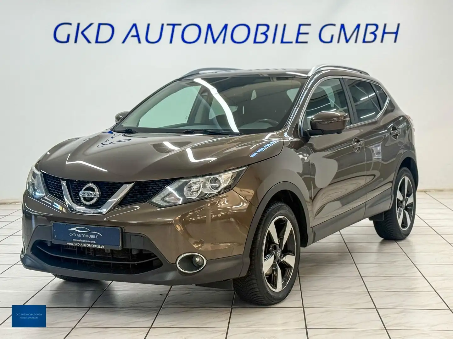 Nissan Qashqai 360°*Panorama*Kamera*Navi*Szh*AHK Brun - 1