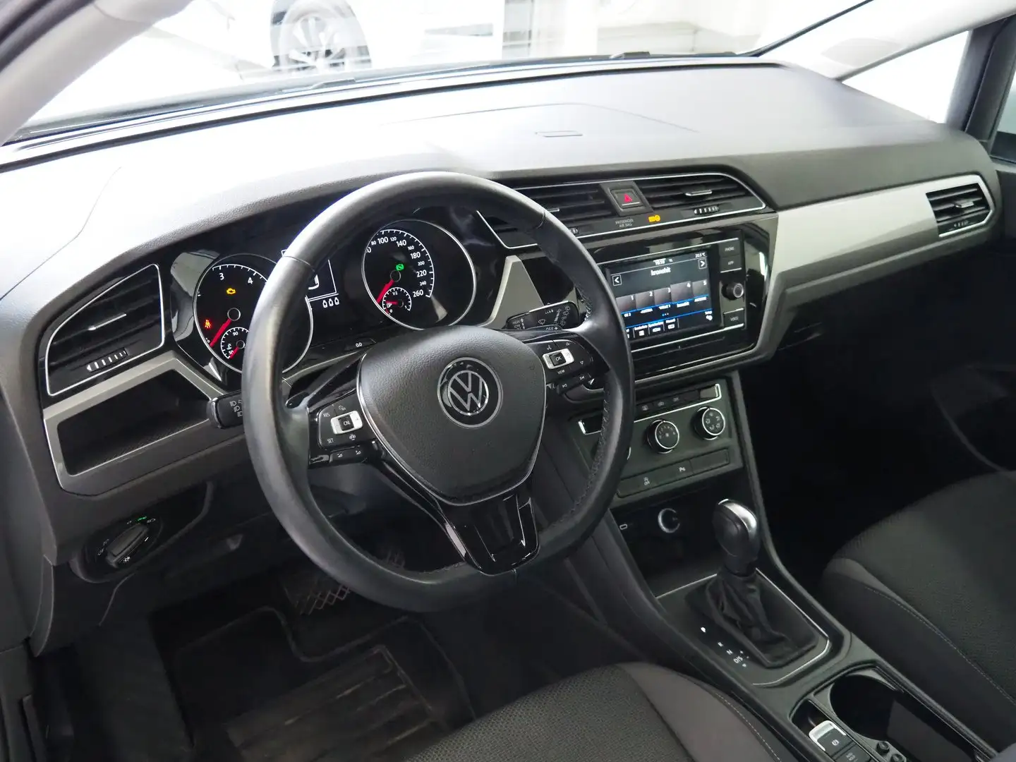 Volkswagen Touran TDI SCR DSG Weiß - 2