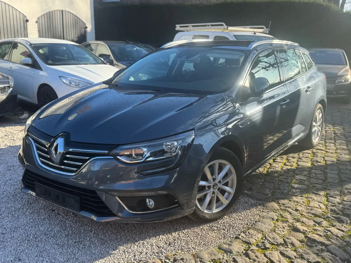 Renault Megane 1.2i benzine - 2017 - Navi - 99000KM - GARANTIE Gris - 2