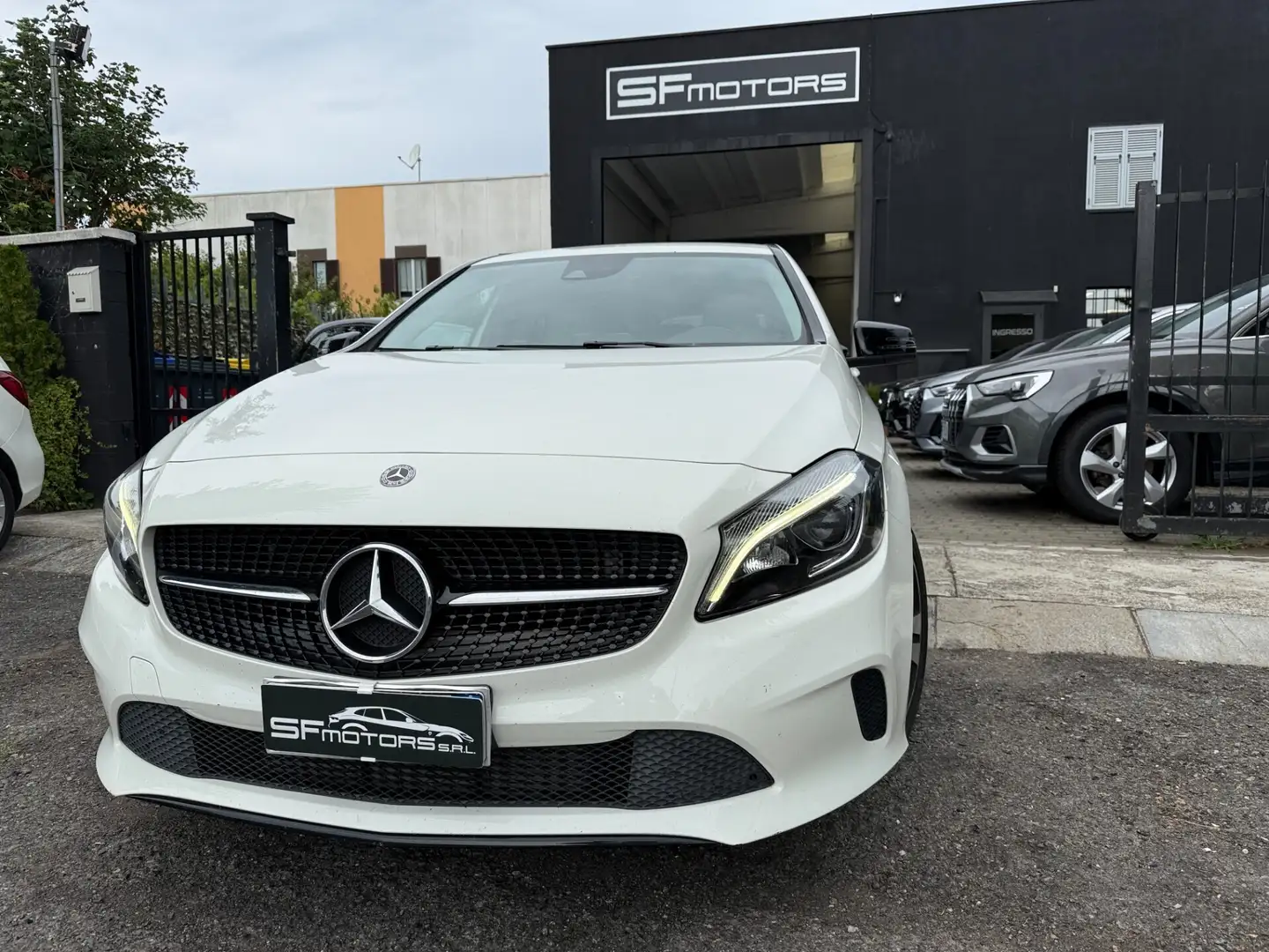 Mercedes-Benz A 200 A 200 d Automatic 4Matic Premium Bianco - 1