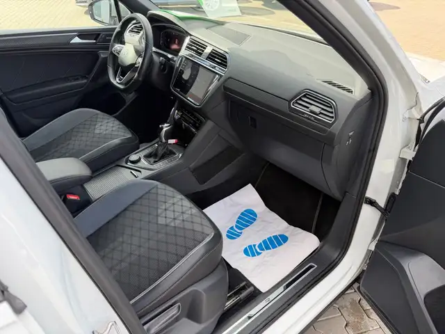 Volkswagen Tiguan Allspace view 17