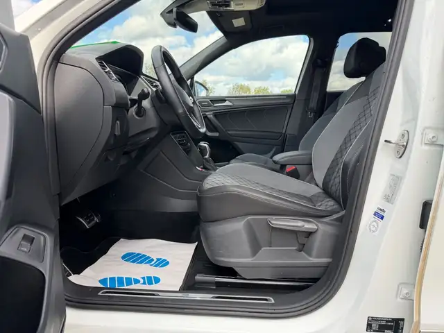 Volkswagen Tiguan Allspace view 11