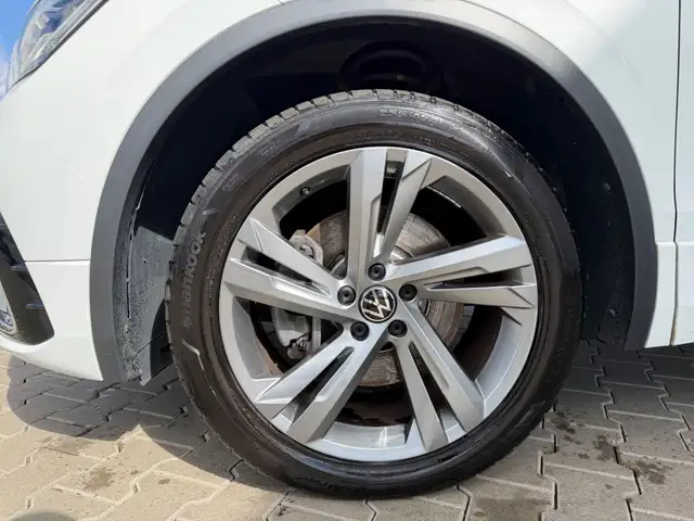 Volkswagen Tiguan Allspace view 19