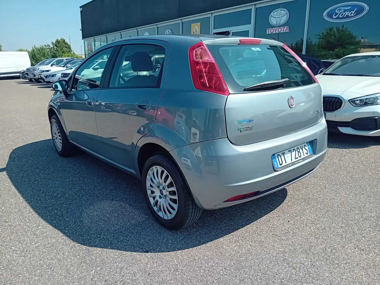 Fiat Grande Punto 5p 1.4 natural power Metano 77cv Grigio - 2