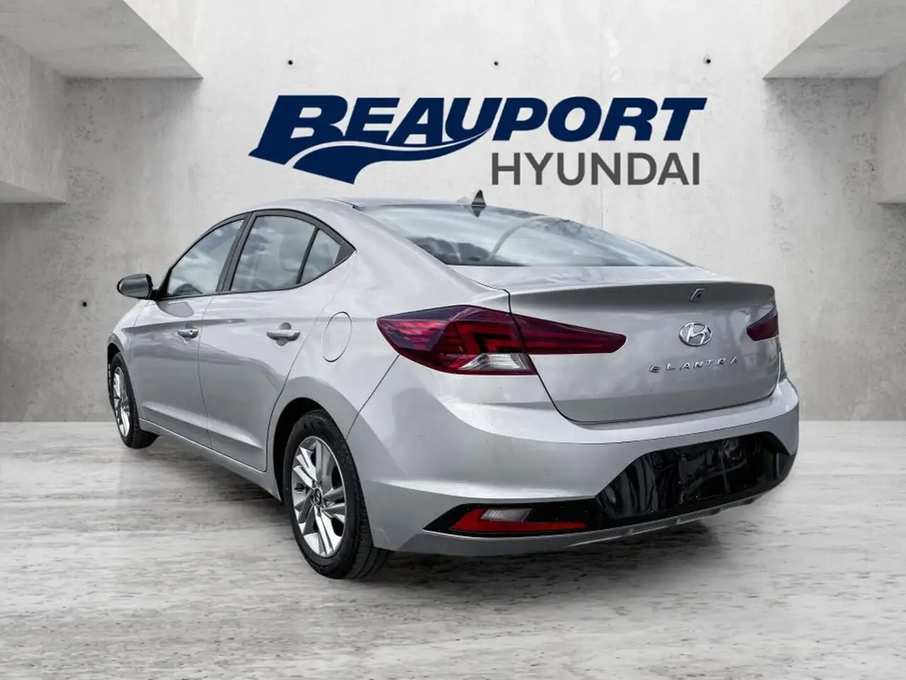 Hyundai ELANTRA снимка Hyundai ELANTRA