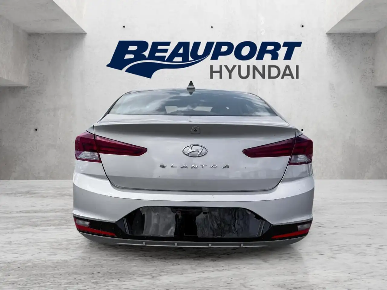 Hyundai ELANTRA снимка Hyundai ELANTRA