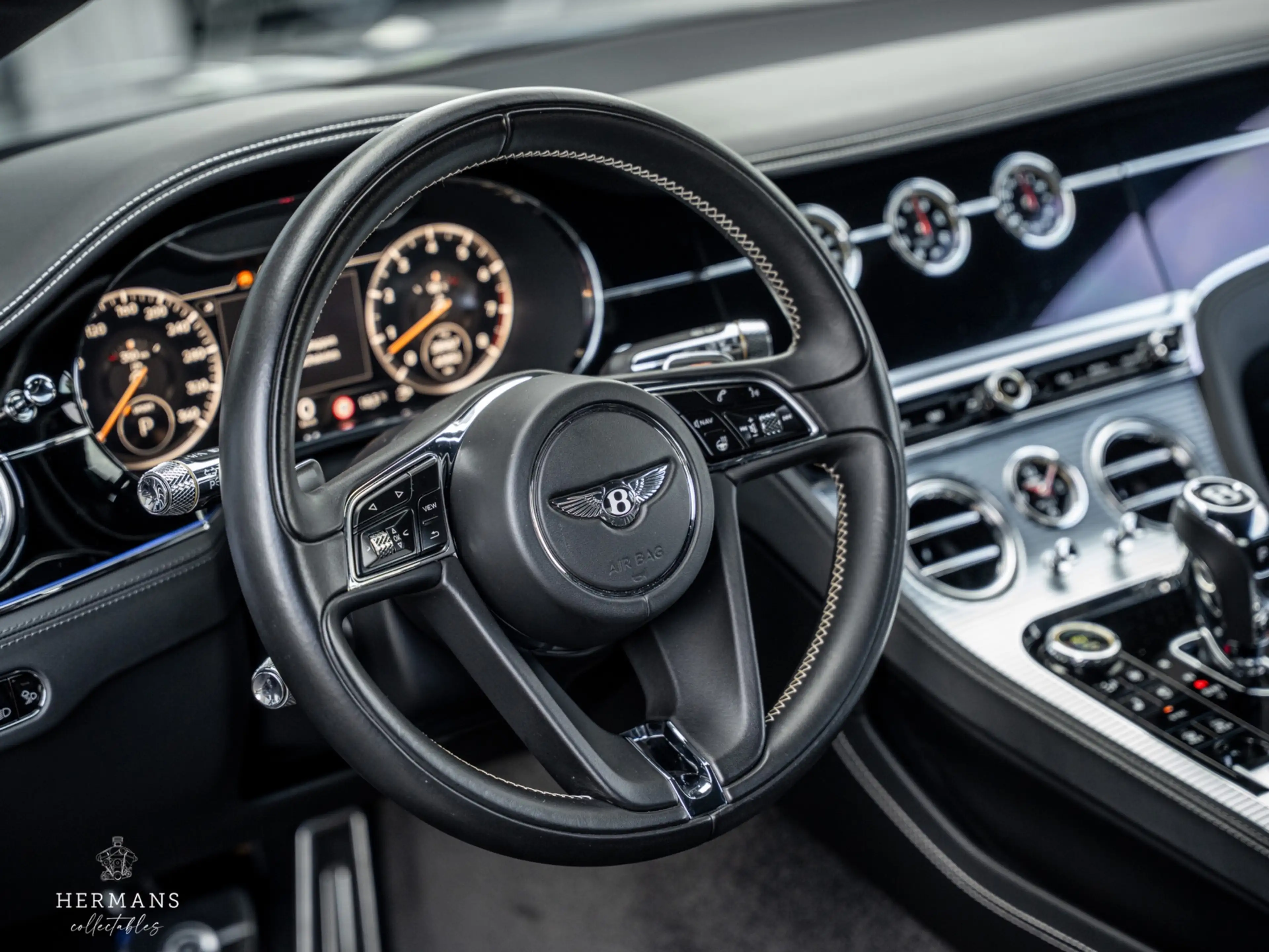 Bentley Continental GT 4.0 V8 / Rotating Screen / Massage / Bang & Olufse — photo 14
