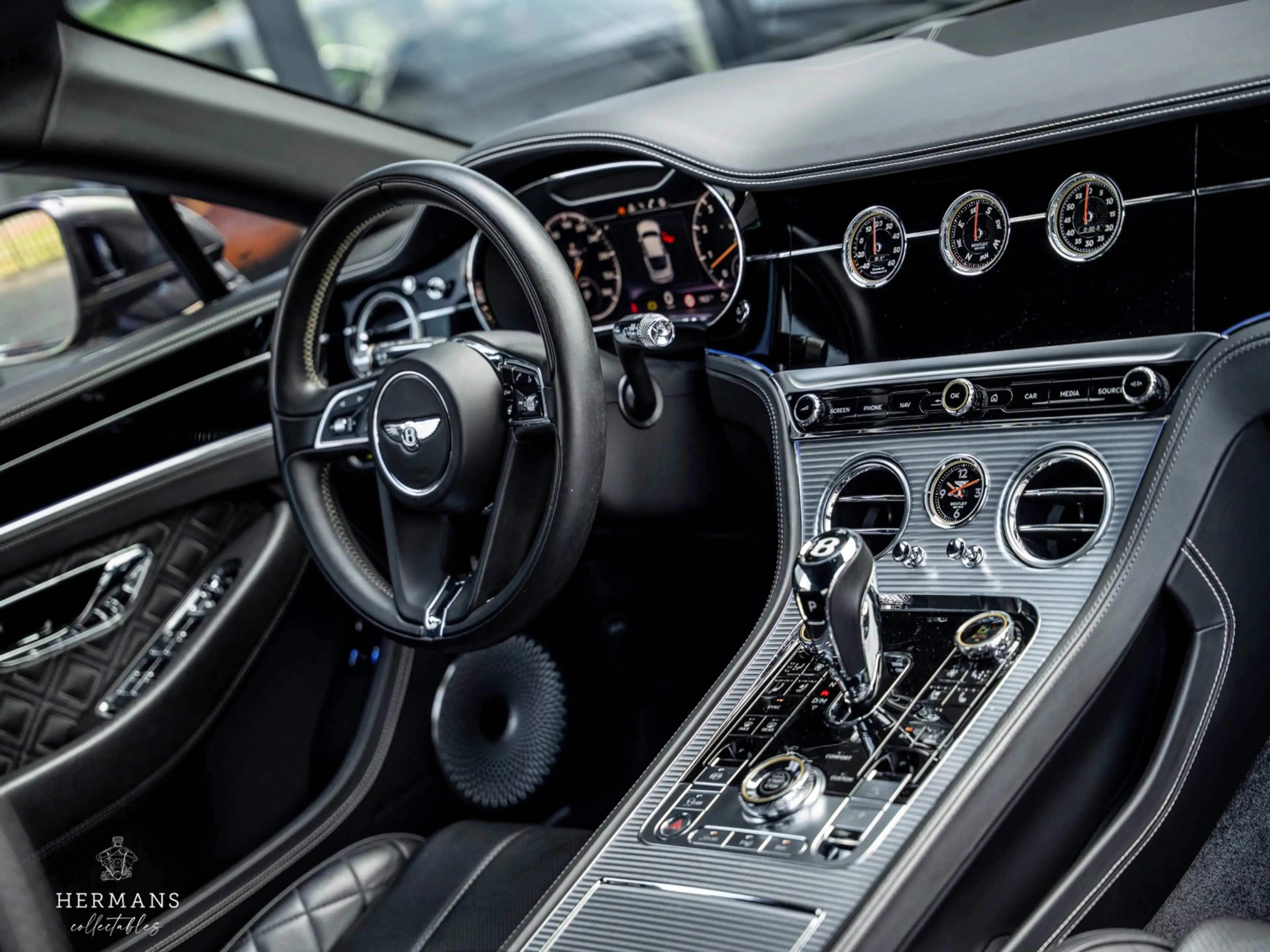 Bentley Continental GT 4.0 V8 / Rotating Screen / Massage / Bang & Olufse — photo 16