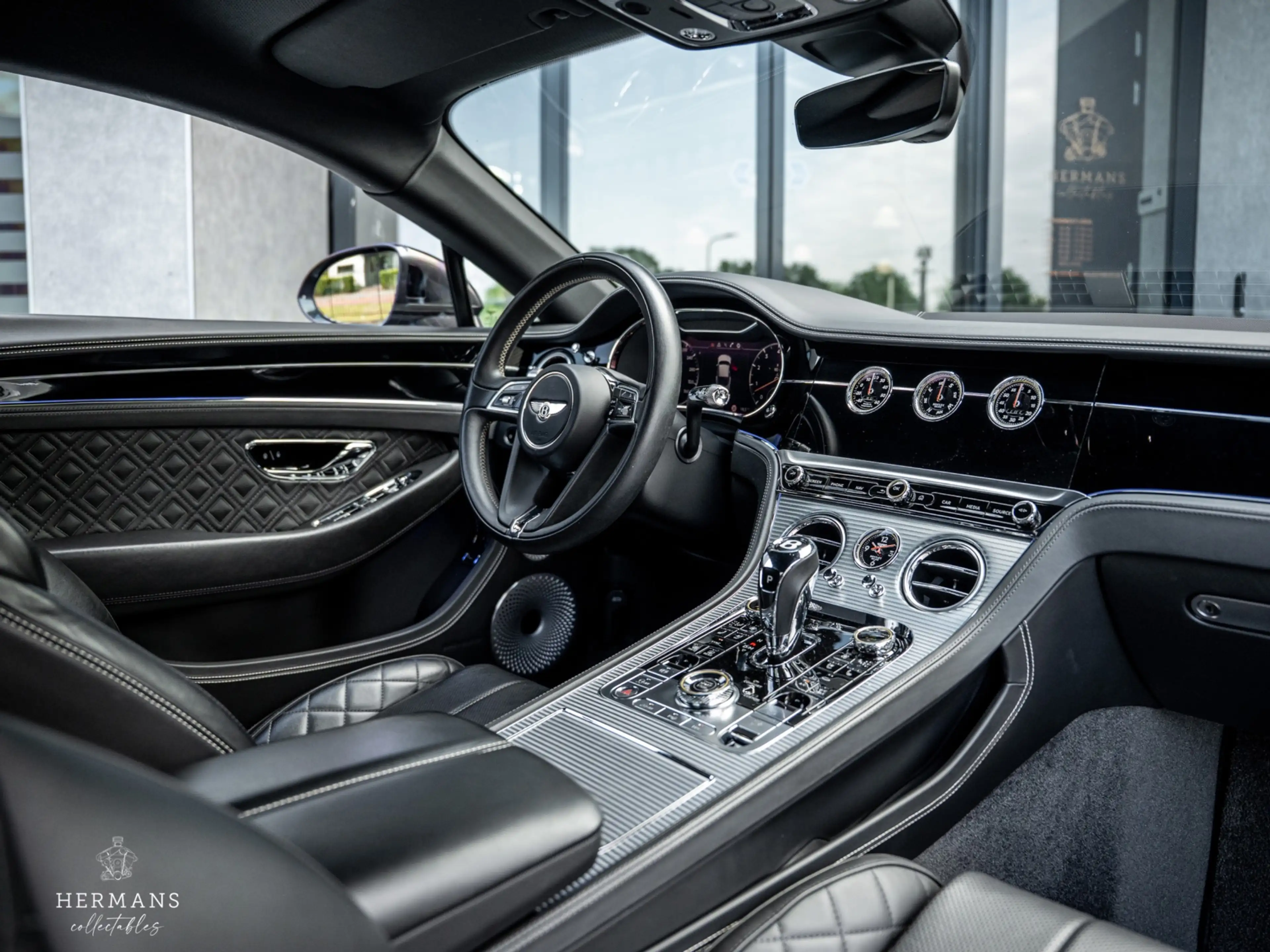 Bentley Continental GT 4.0 V8 / Rotating Screen / Massage / Bang & Olufse — photo 15
