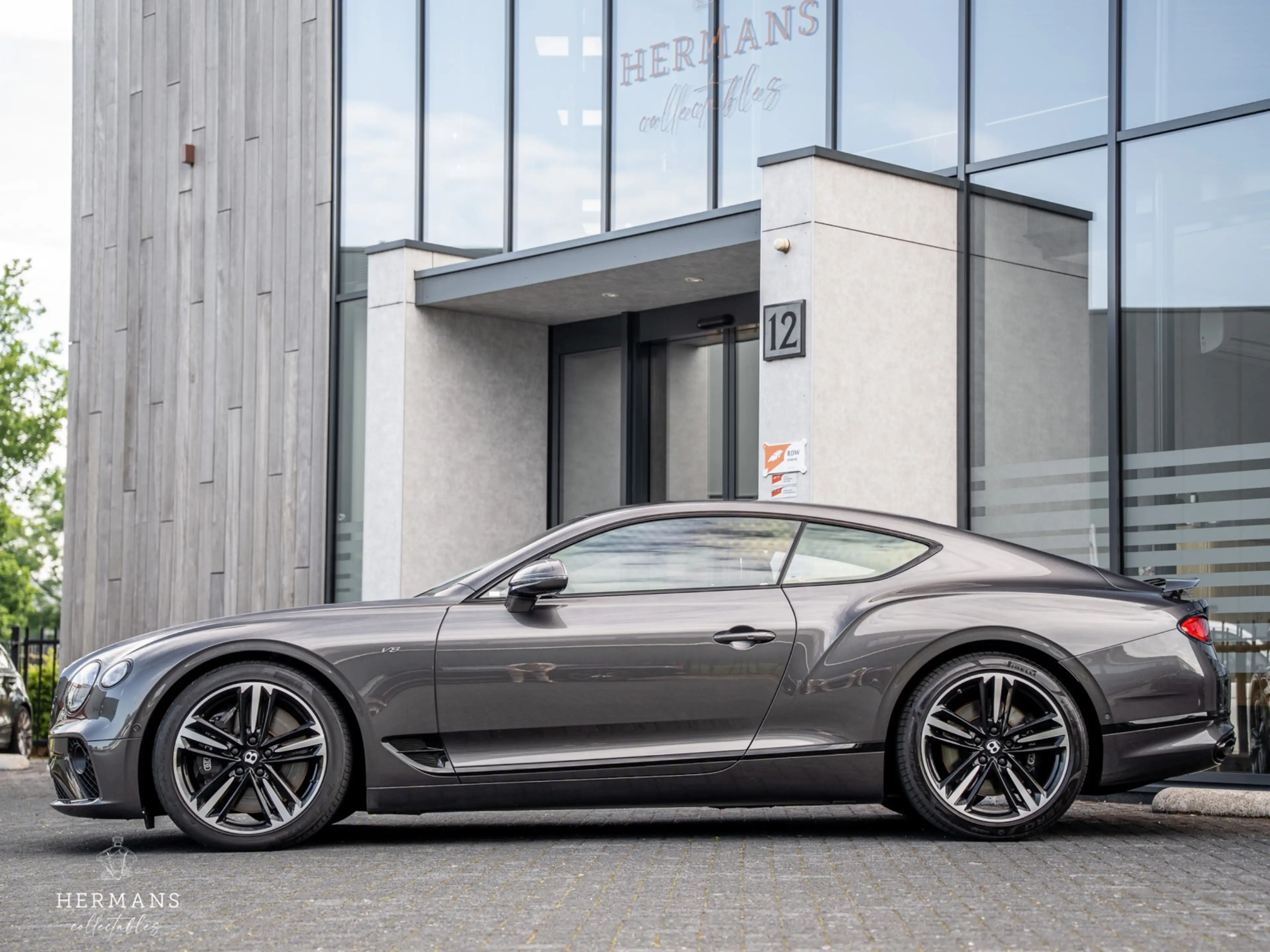 Bentley Continental GT 4.0 V8 / Rotating Screen / Massage / Bang & Olufse — photo 12