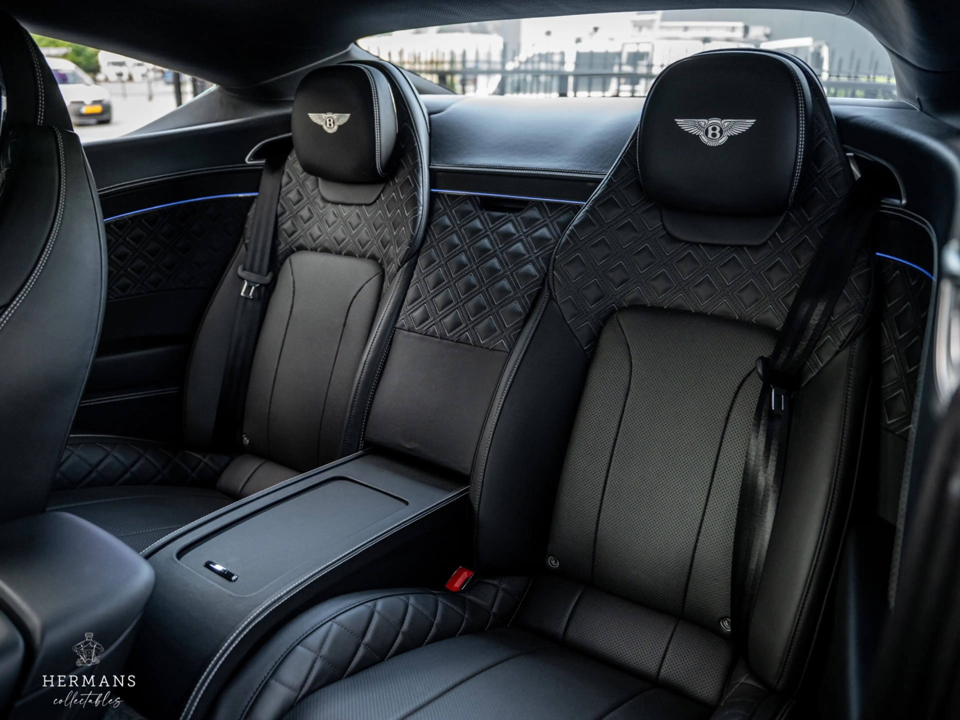 Bentley Continental GT 4.0 V8 / Rotating Screen / Massage / Bang & Olufse — photo 27