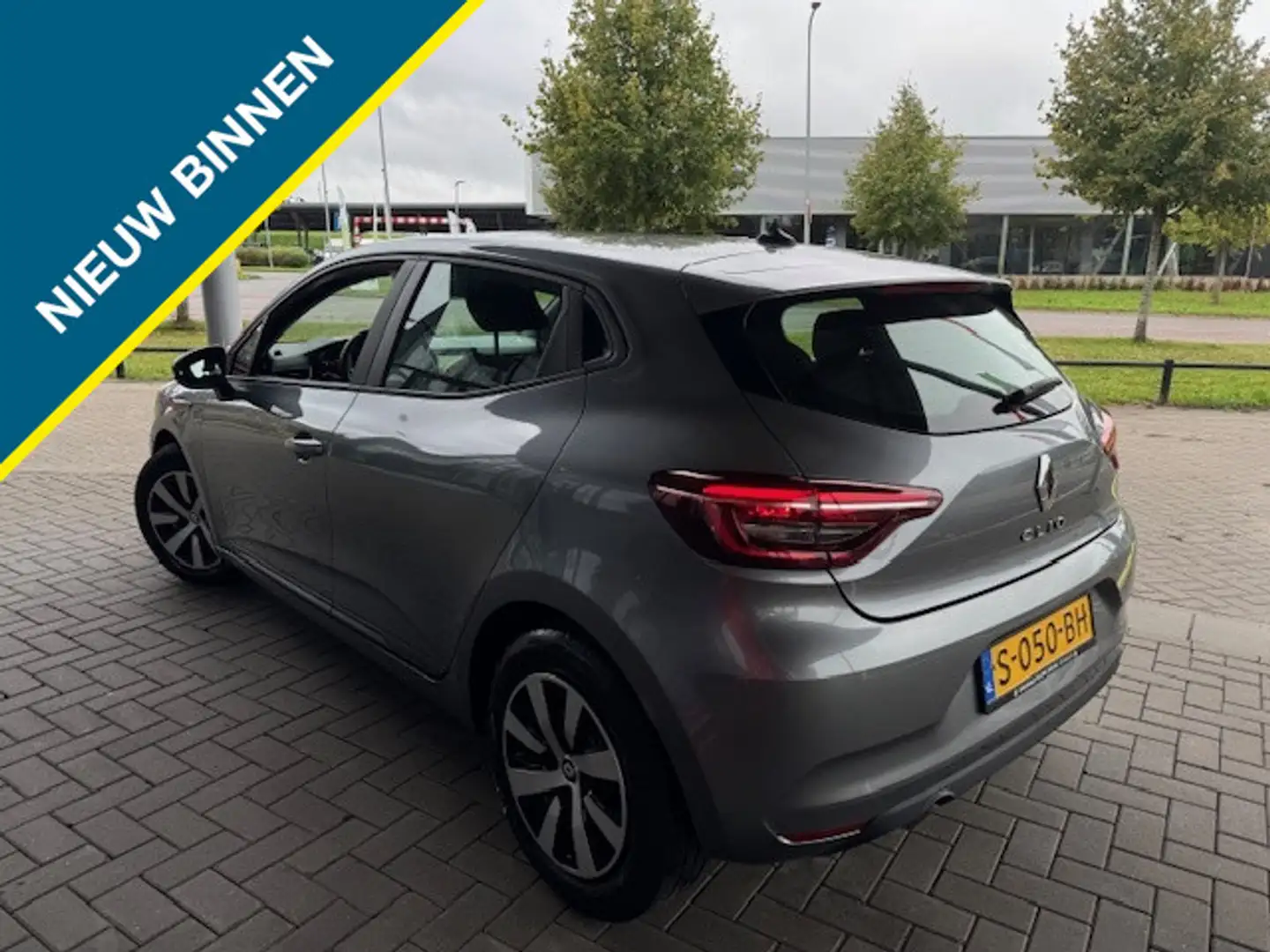 Renault Clio 1.0 TCe 90 EQUILIBRE 1e EIGENAAR (30.800 KM!) Grau - 2