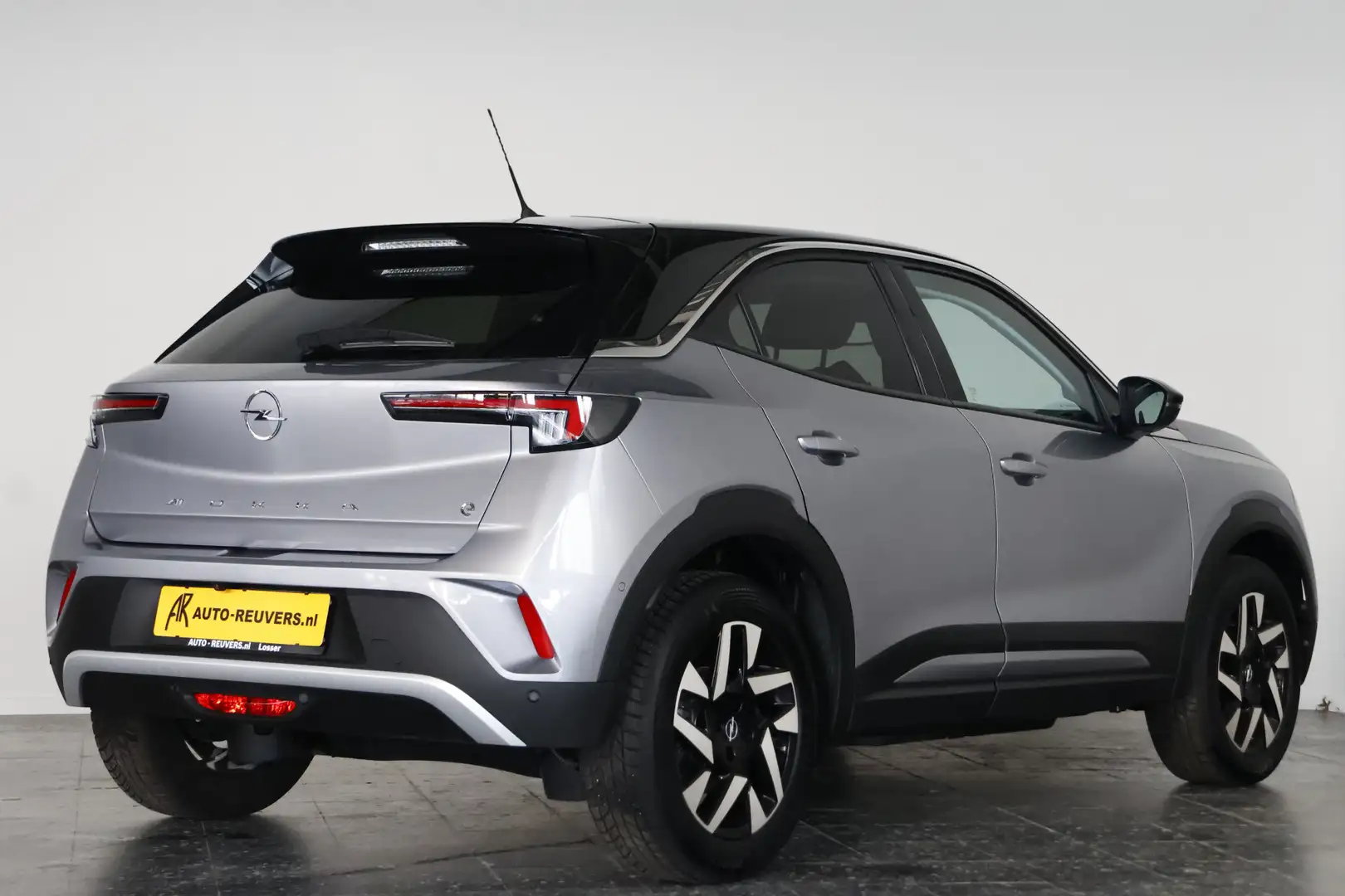Opel Mokka 50-kWh 11kW bl. Elegance / LED / Cam / CarPlay / N Grijs - 2