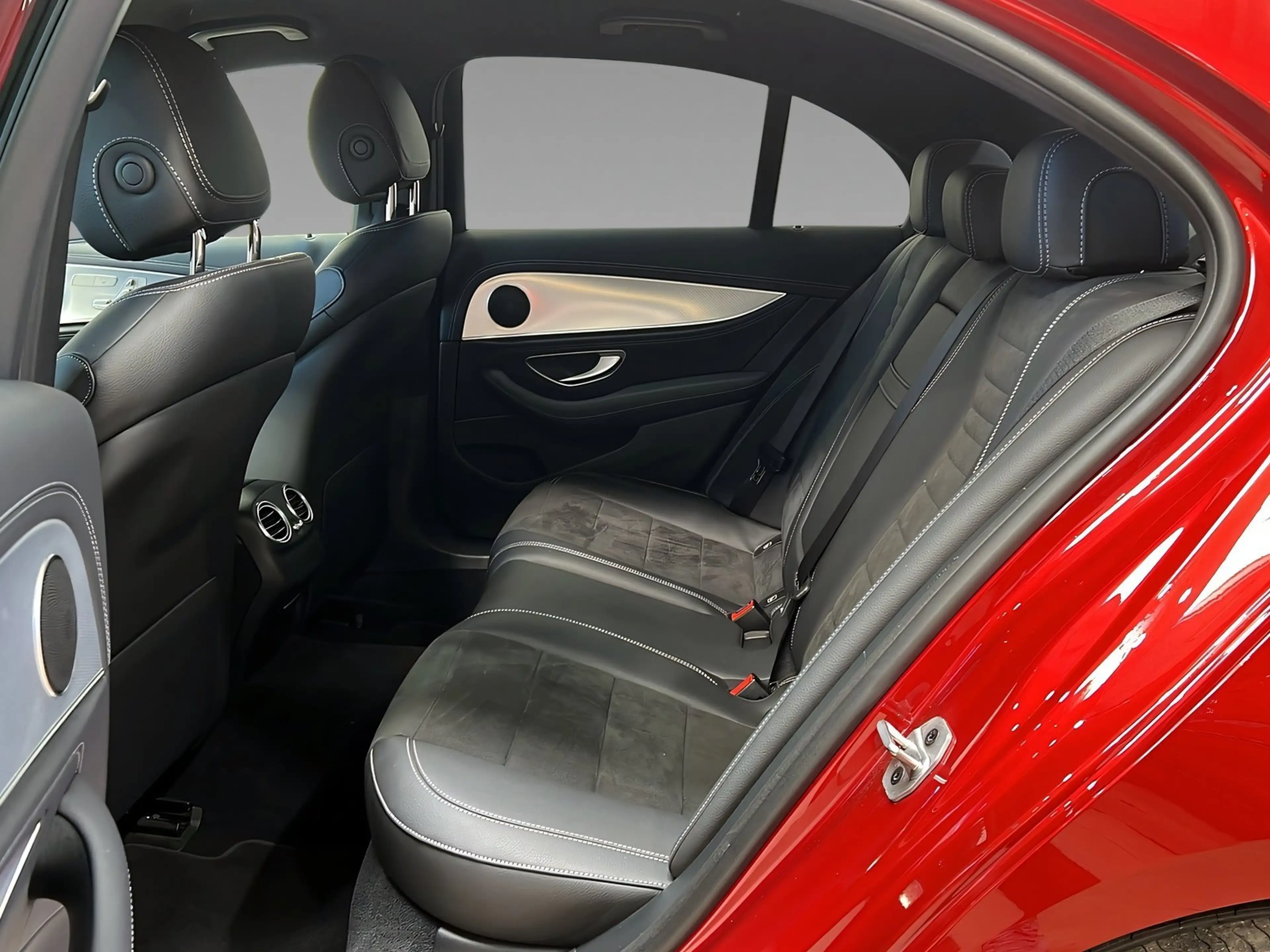 Mercedes-Benz E 300 de 4M AMG+MULTI+DISTRO+NIGHT+Memo+AHK+360° — photo 10