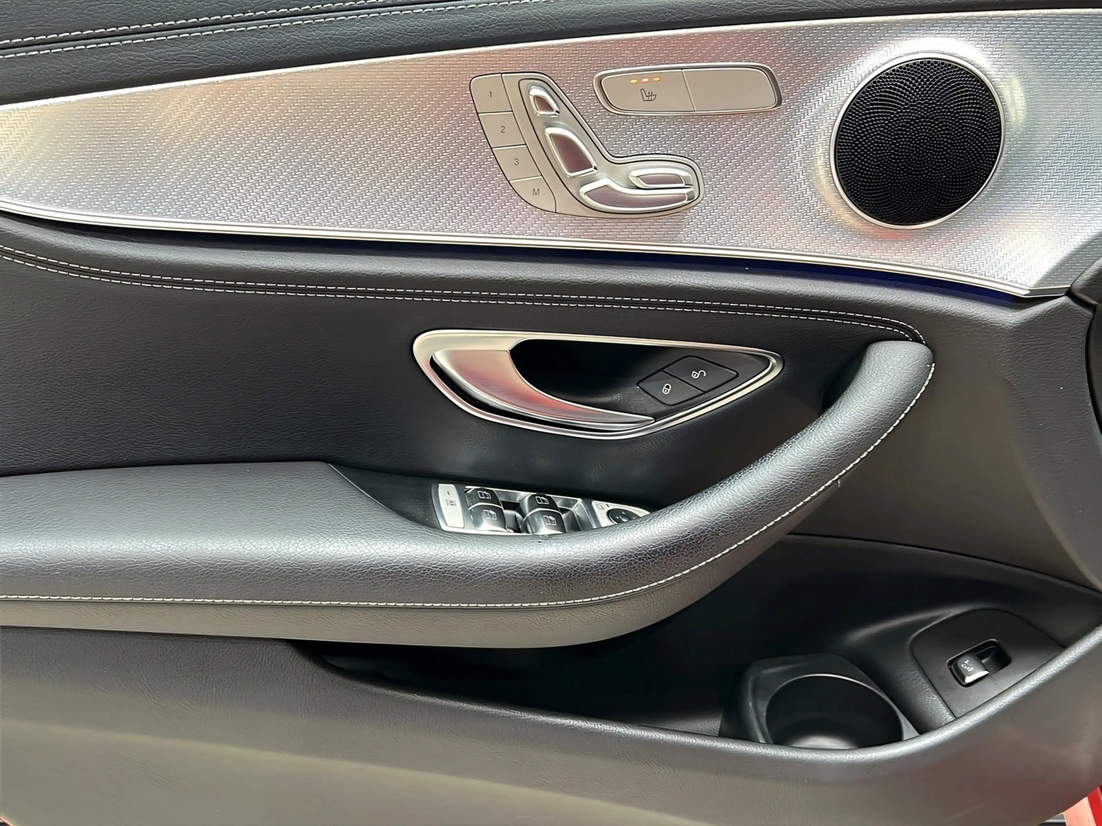 Mercedes-Benz E 300 de 4M AMG+MULTI+DISTRO+NIGHT+Memo+AHK+360° — photo 13