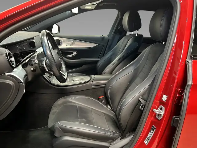 Mercedes-Benz 300 view 9