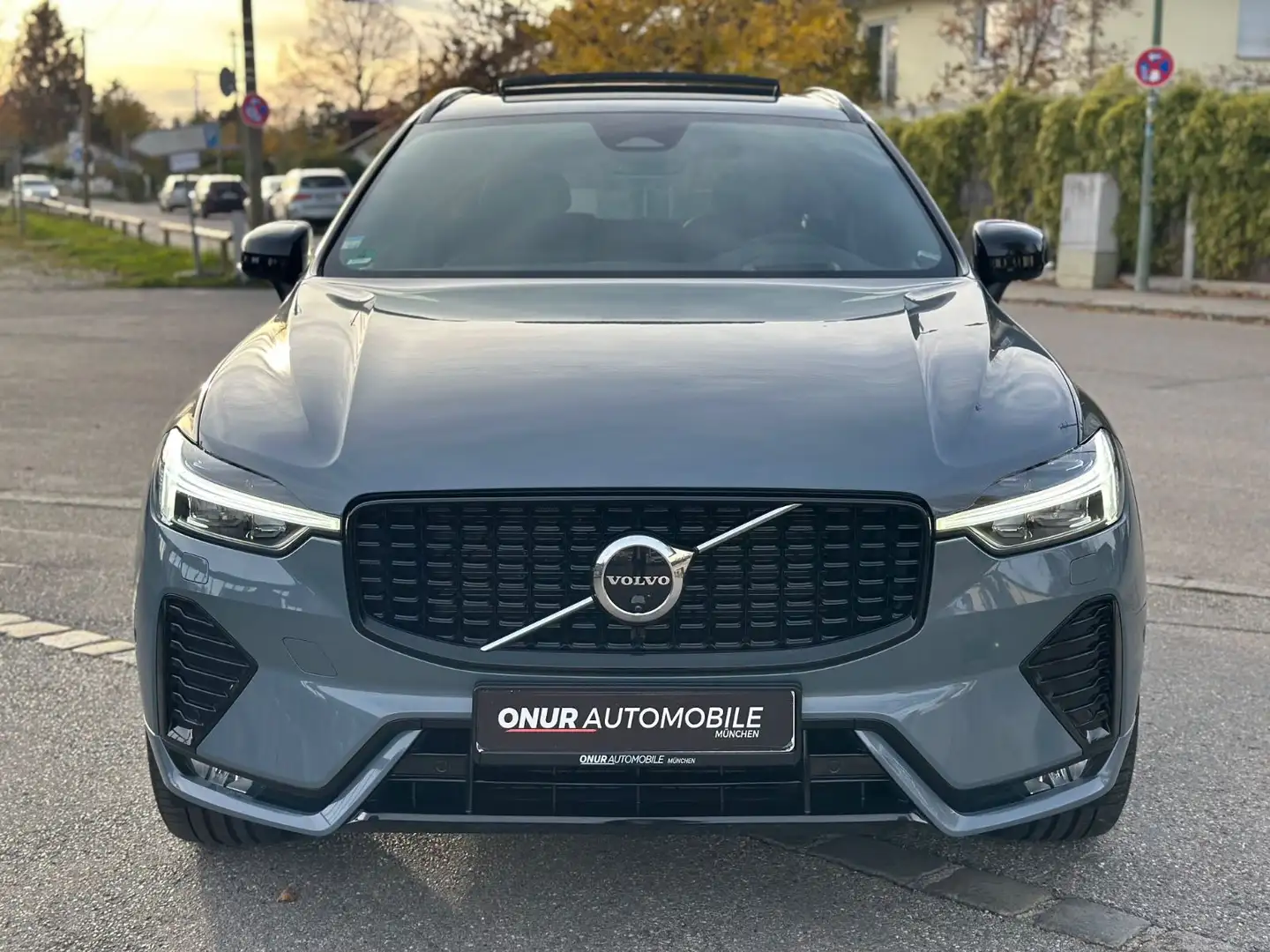 Volvo XC60 Ultimate Dark AWD HuD Leder Pano B&W 21" Gris - 2