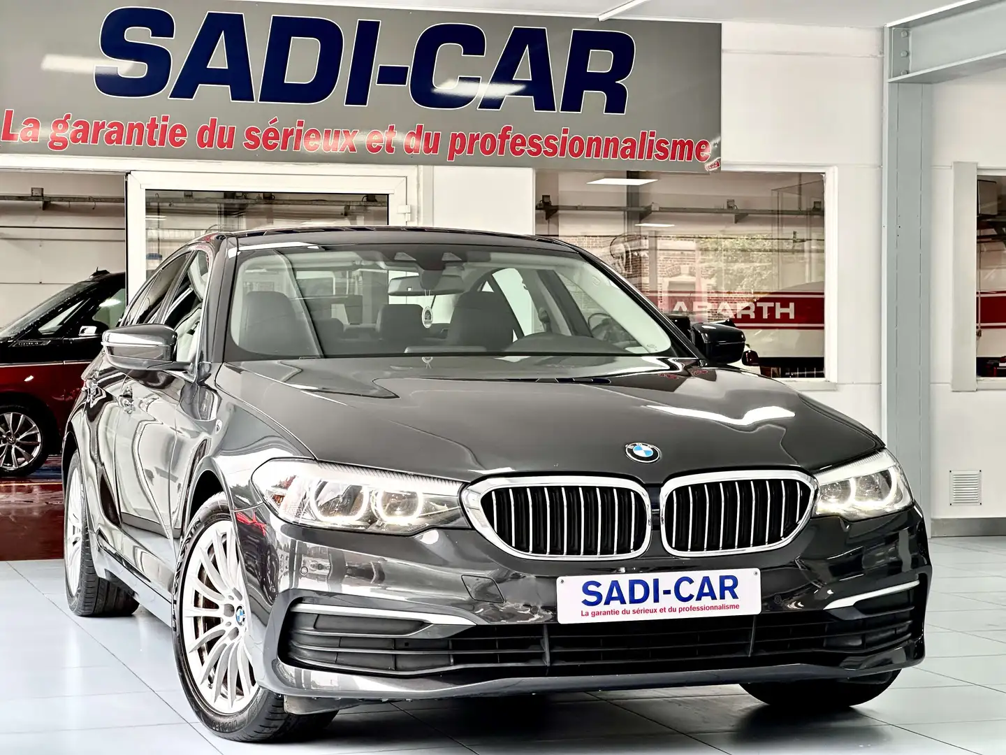 BMW 520 dA 163cv Business Edition  - Berline Gris - 1