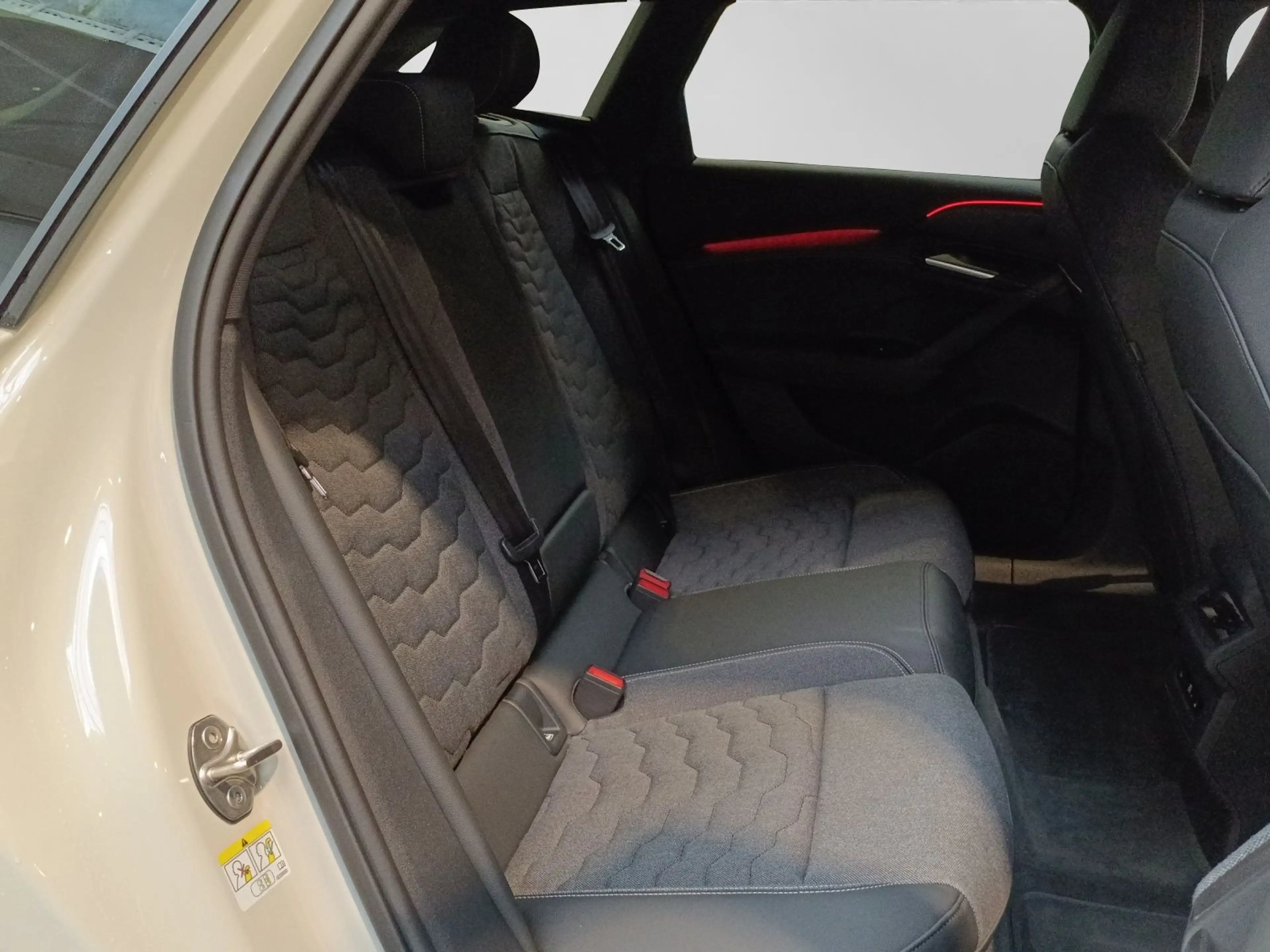Audi A6 e-tron S LINE AHK 360° LM21 MATRIX TEIL — photo 6