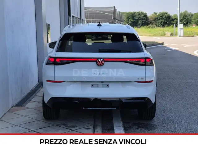 Volkswagen T-Roc view 5
