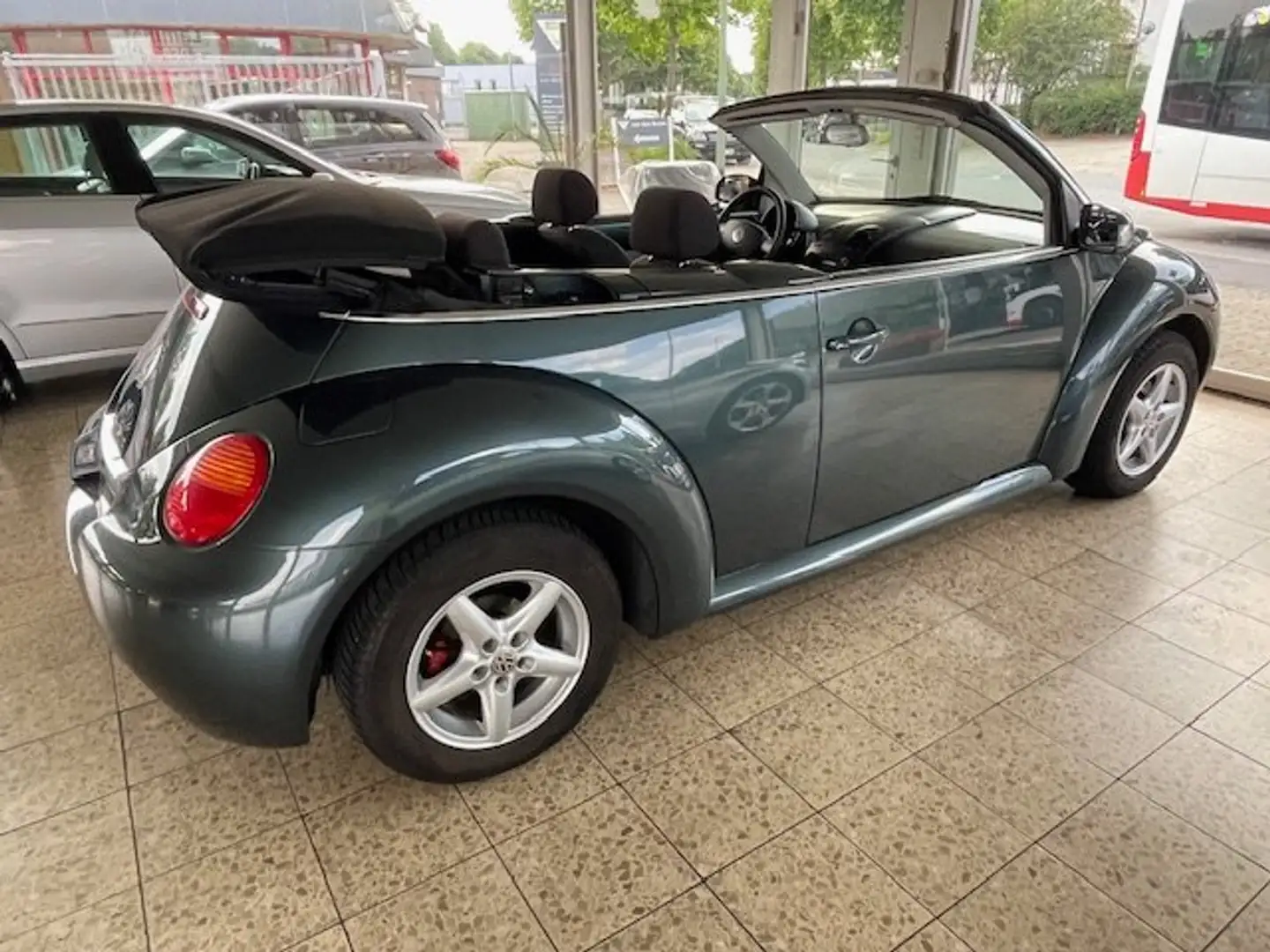 Volkswagen New Beetle 1.4 Grün - 1