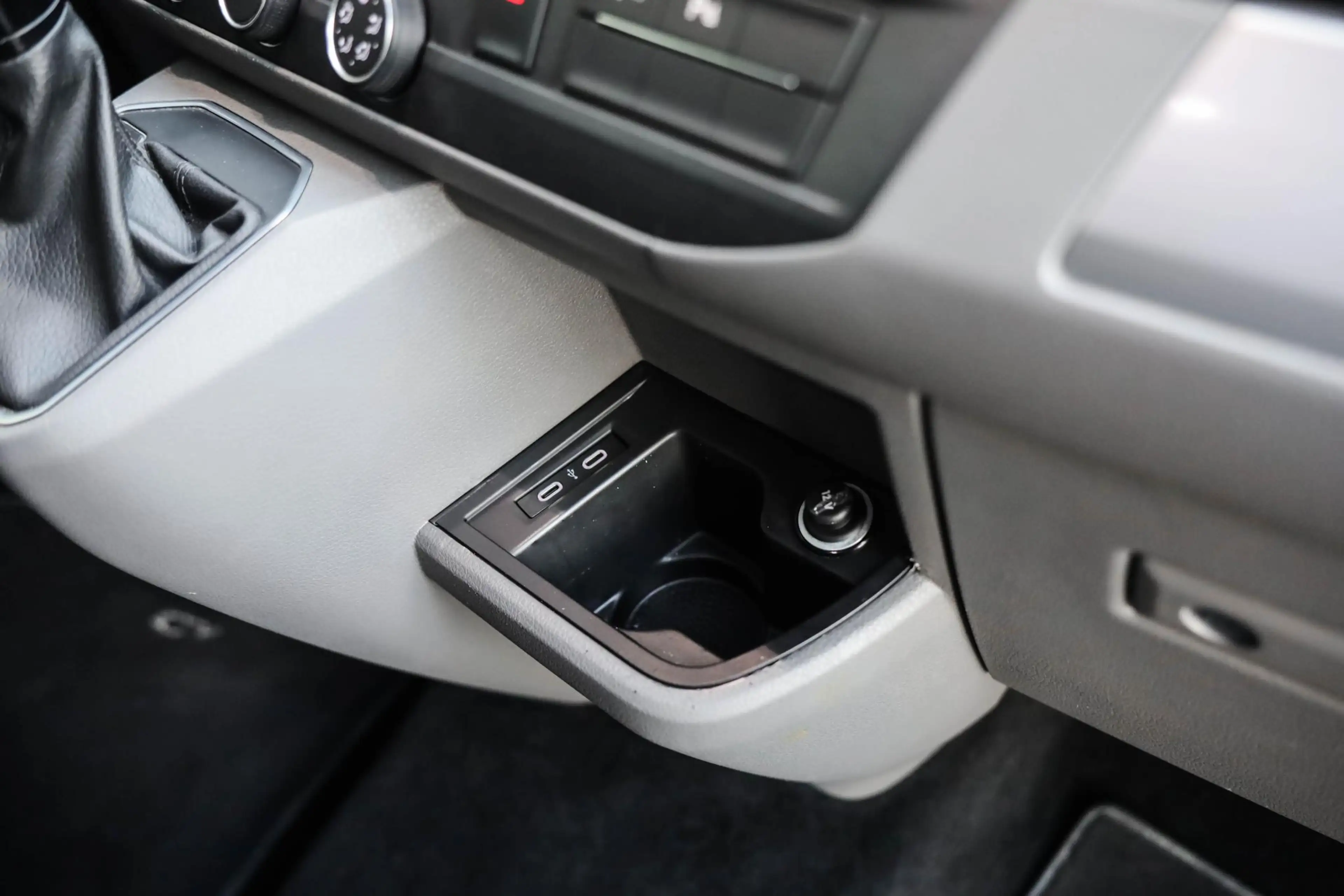 Volkswagen T6.1 Transporter 2.0 TDI L2H1 28 Bulli Automaat Camera Led Apple Ca — photo 43
