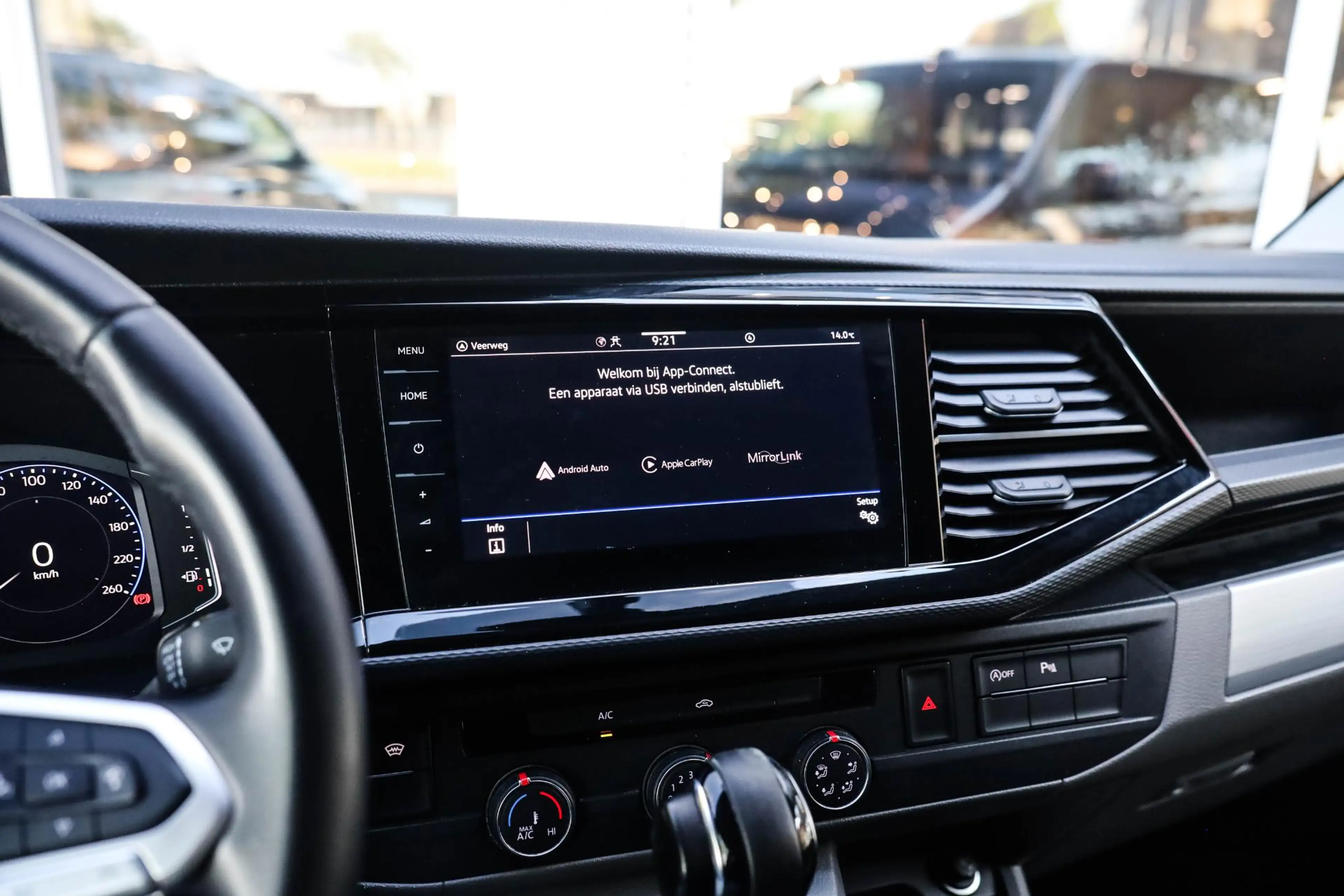 Volkswagen T6.1 Transporter 2.0 TDI L2H1 28 Bulli Automaat Camera Led Apple Ca — photo 50