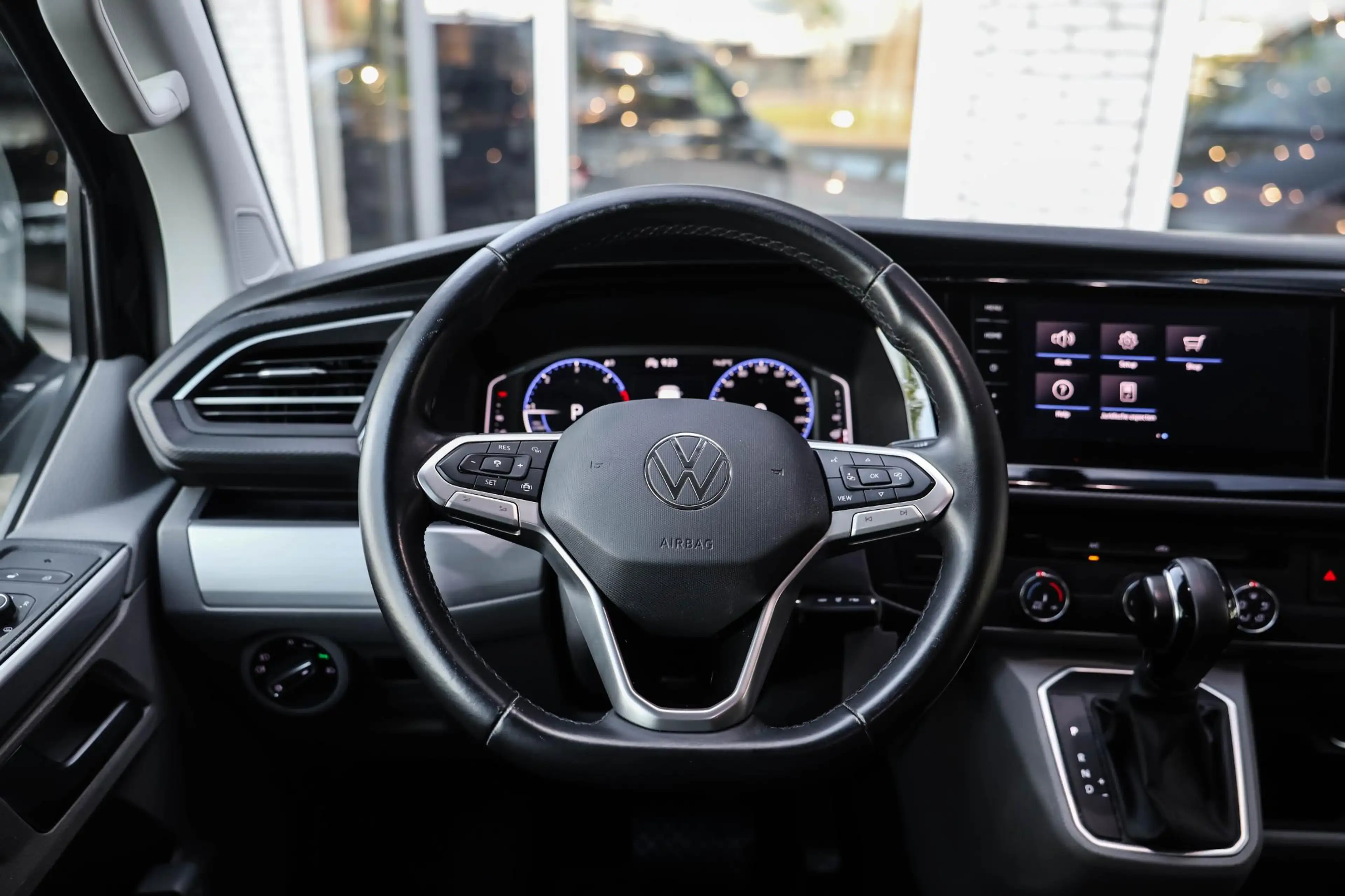 Volkswagen T6.1 Transporter 2.0 TDI L2H1 28 Bulli Automaat Camera Led Apple Ca — photo 22