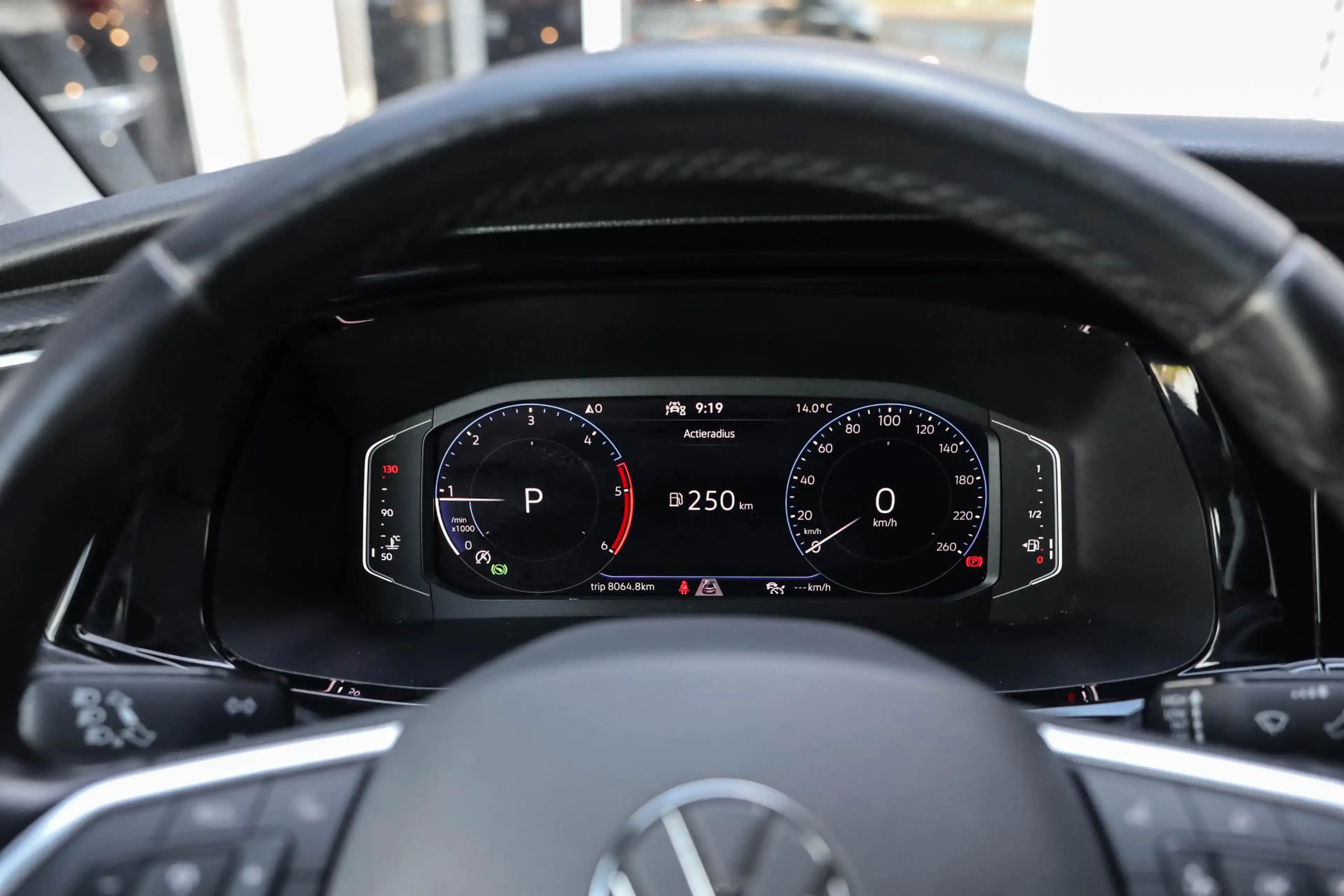 Volkswagen T6.1 Transporter 2.0 TDI L2H1 28 Bulli Automaat Camera Led Apple Ca — photo 24