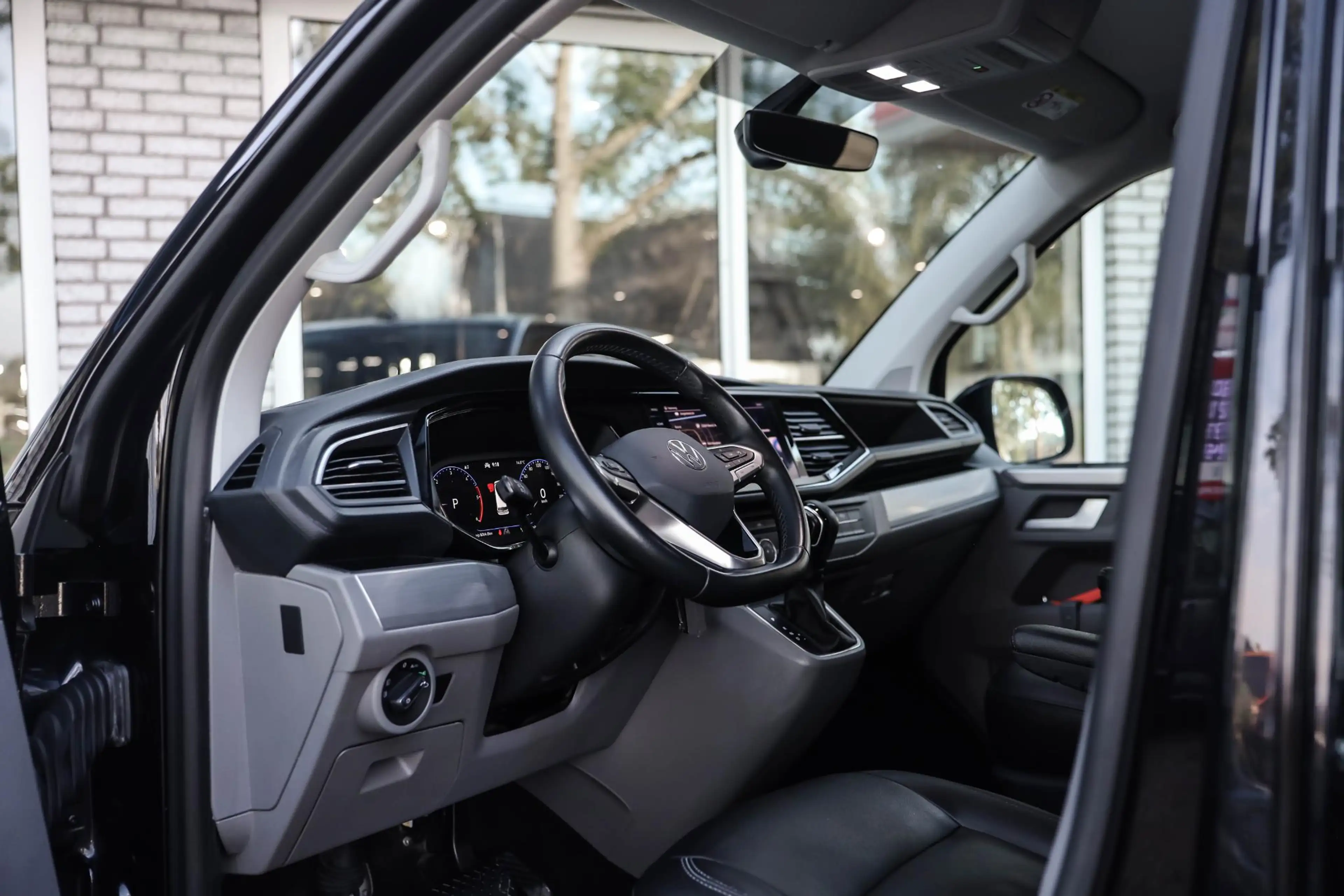 Volkswagen T6.1 Transporter 2.0 TDI L2H1 28 Bulli Automaat Camera Led Apple Ca — photo 6